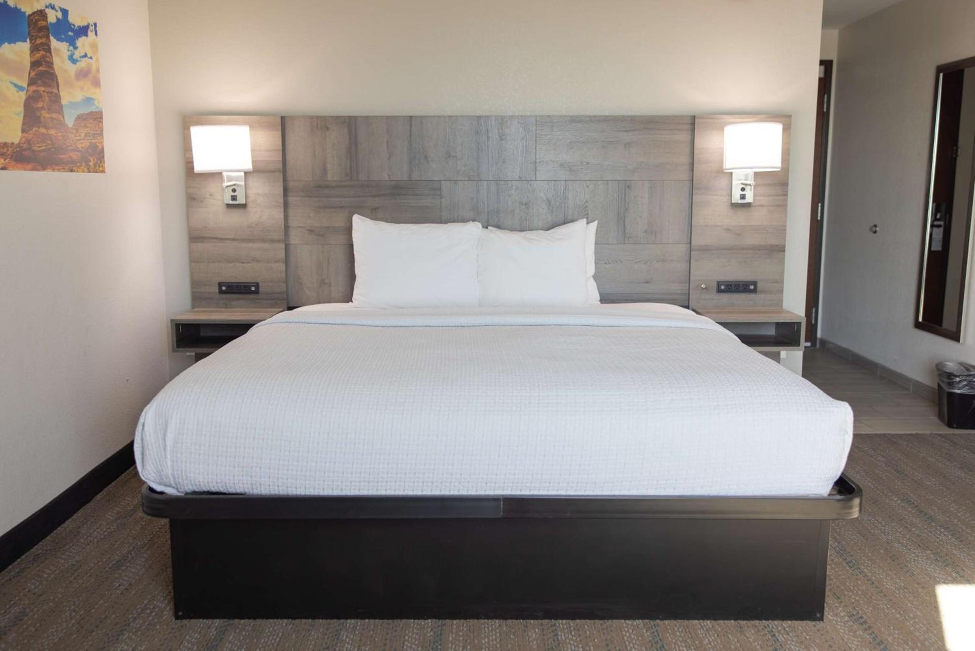 Best Western Plus Executive Residency Phoenix North Happy Valley photo 61
