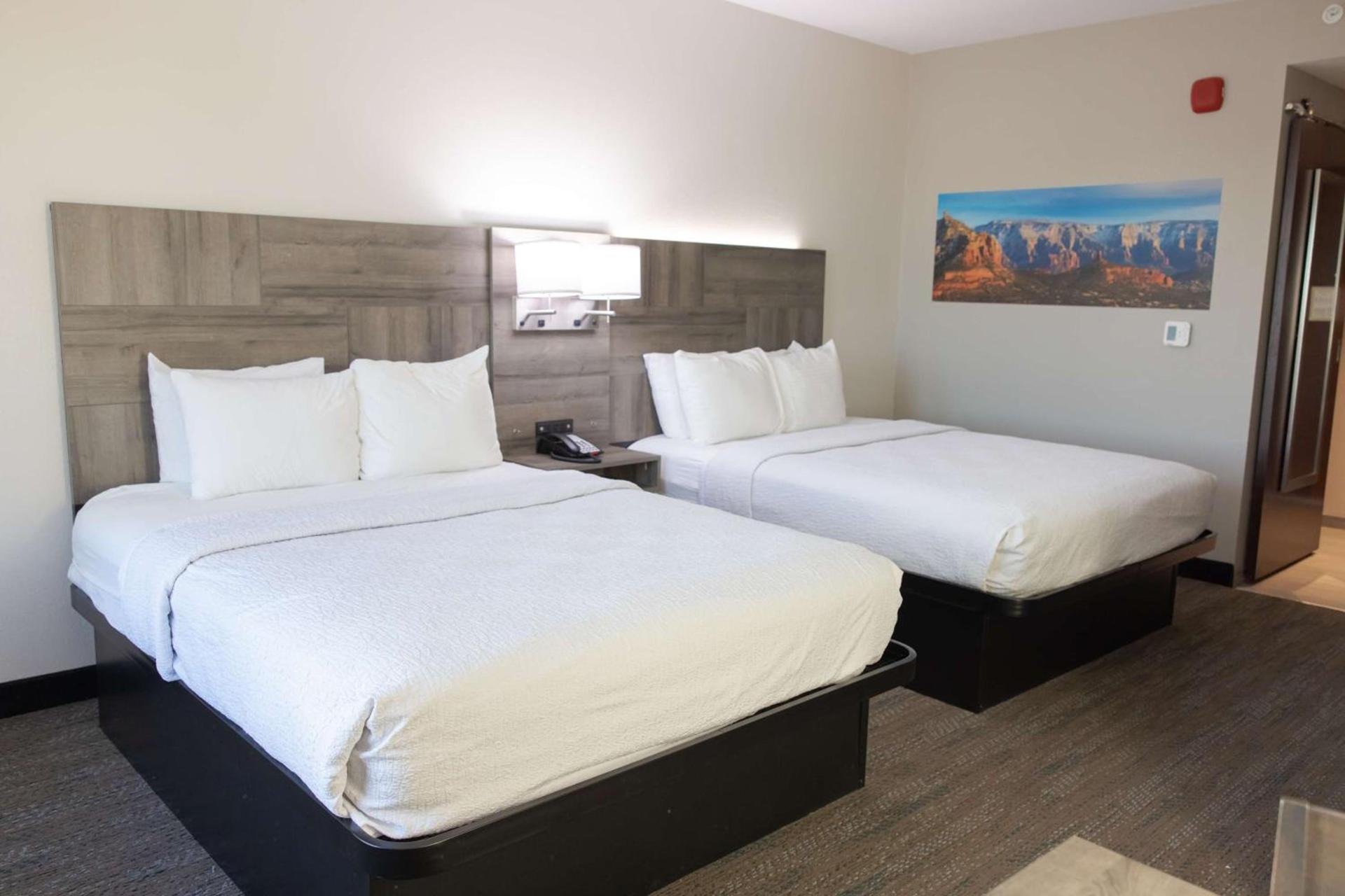Best Western Plus Executive Residency Phoenix North Happy Valley photo 65