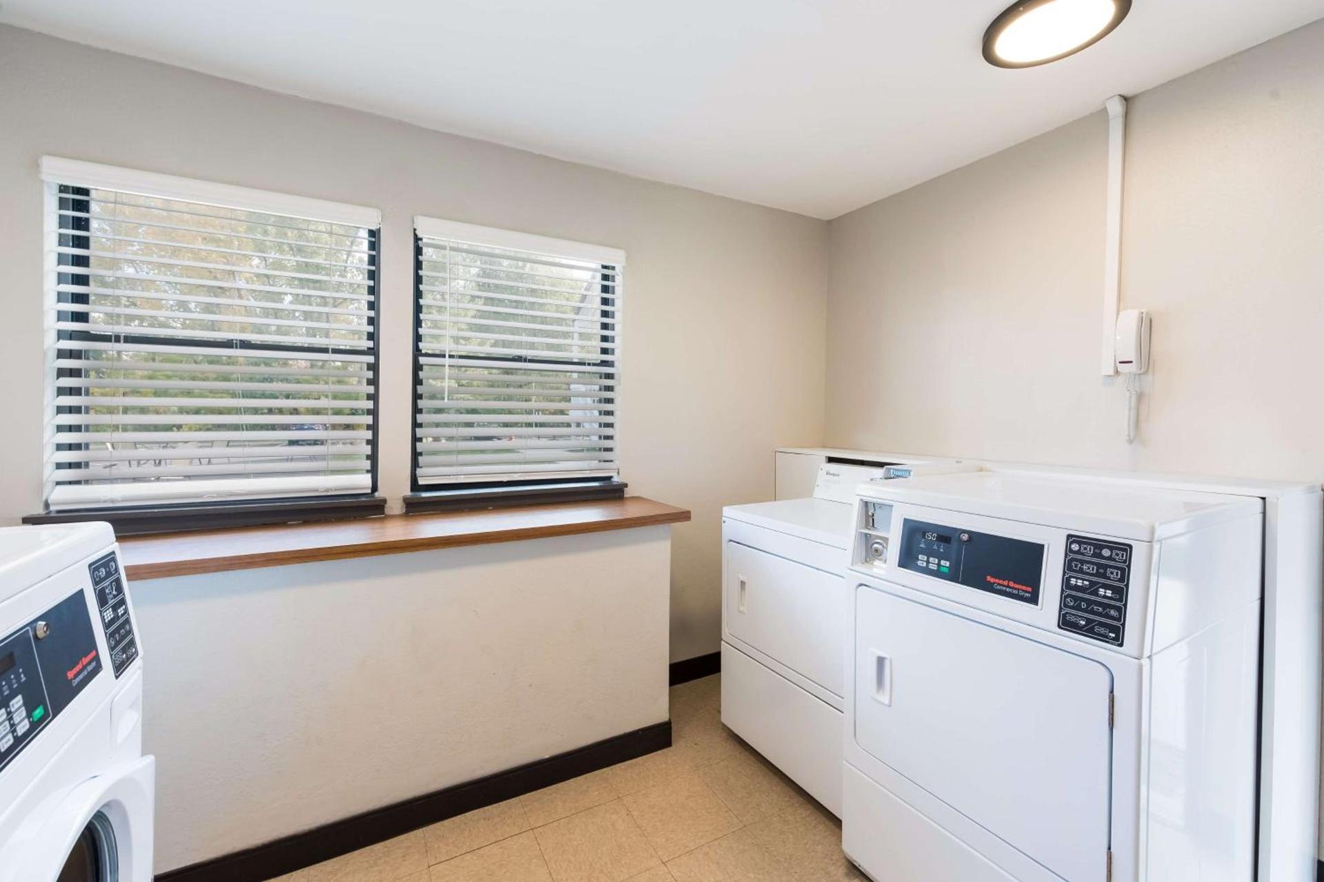 Best Western Fishkill Inn & Suites photo 28