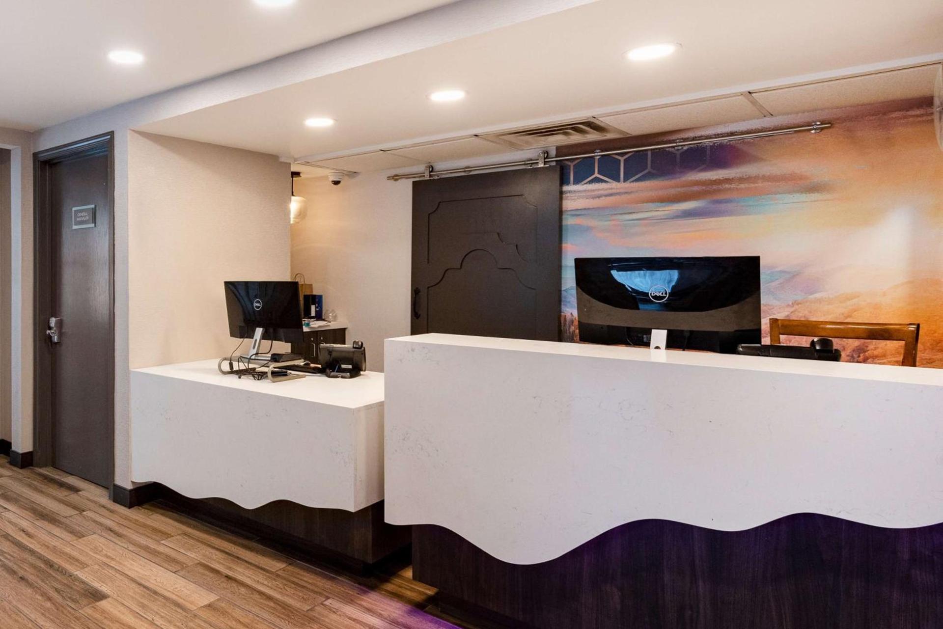 Best Western Fishkill Inn & Suites photo 15