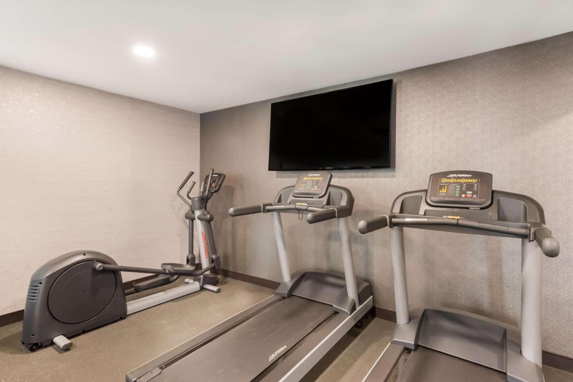 Best Western Fishkill Inn & Suites photo 30