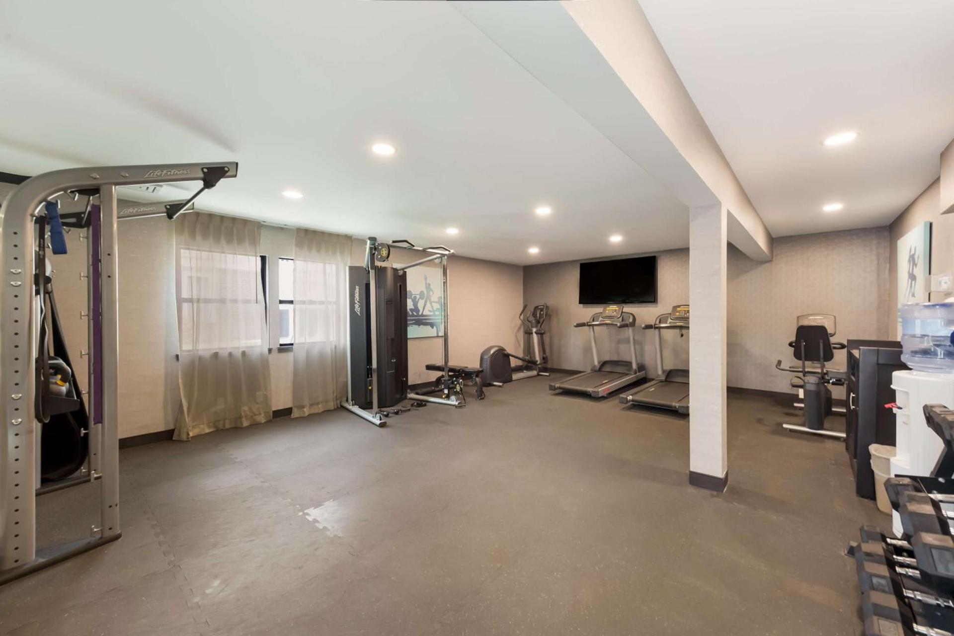 Best Western Fishkill Inn & Suites photo 8