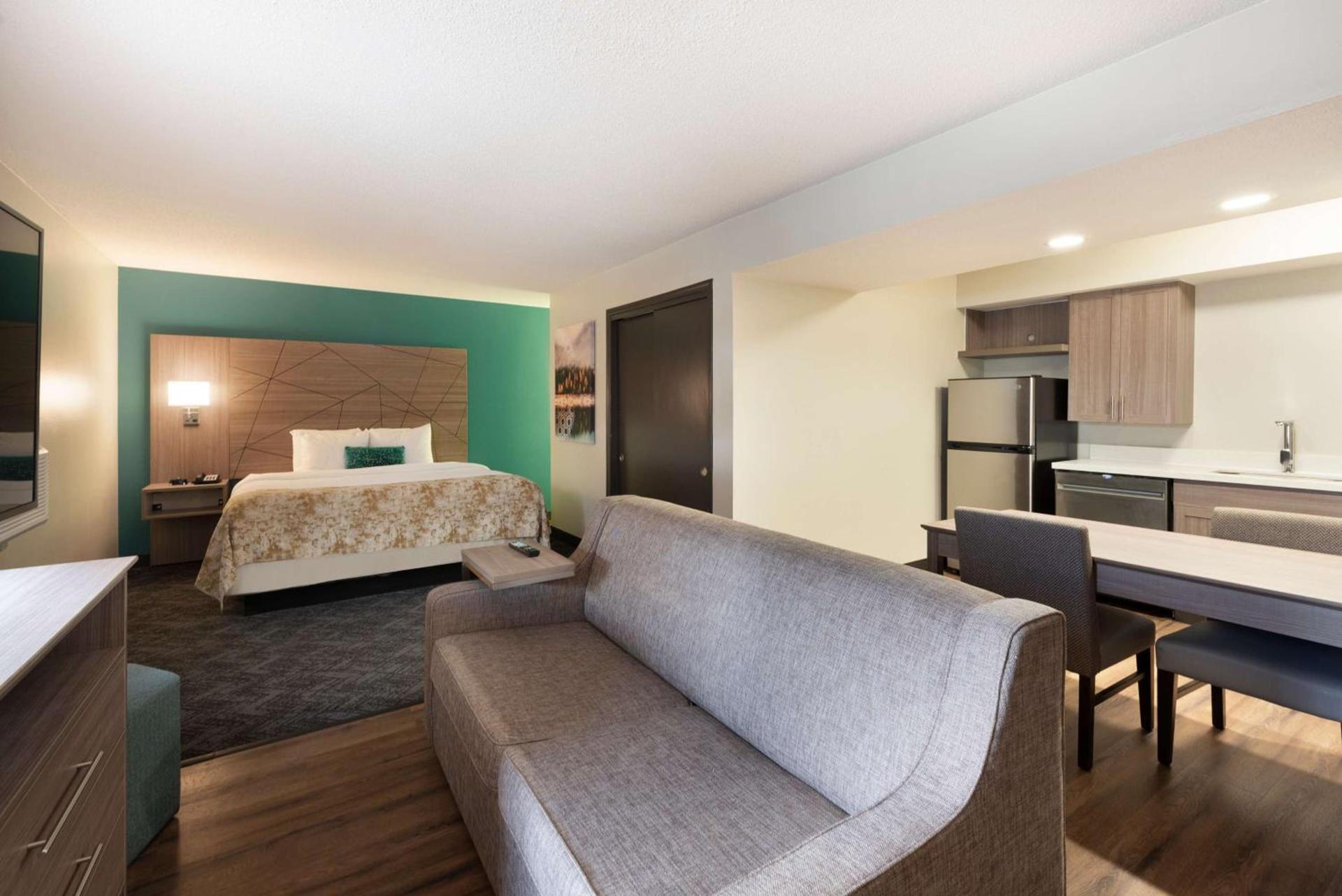 Best Western Fishkill Inn & Suites photo 2