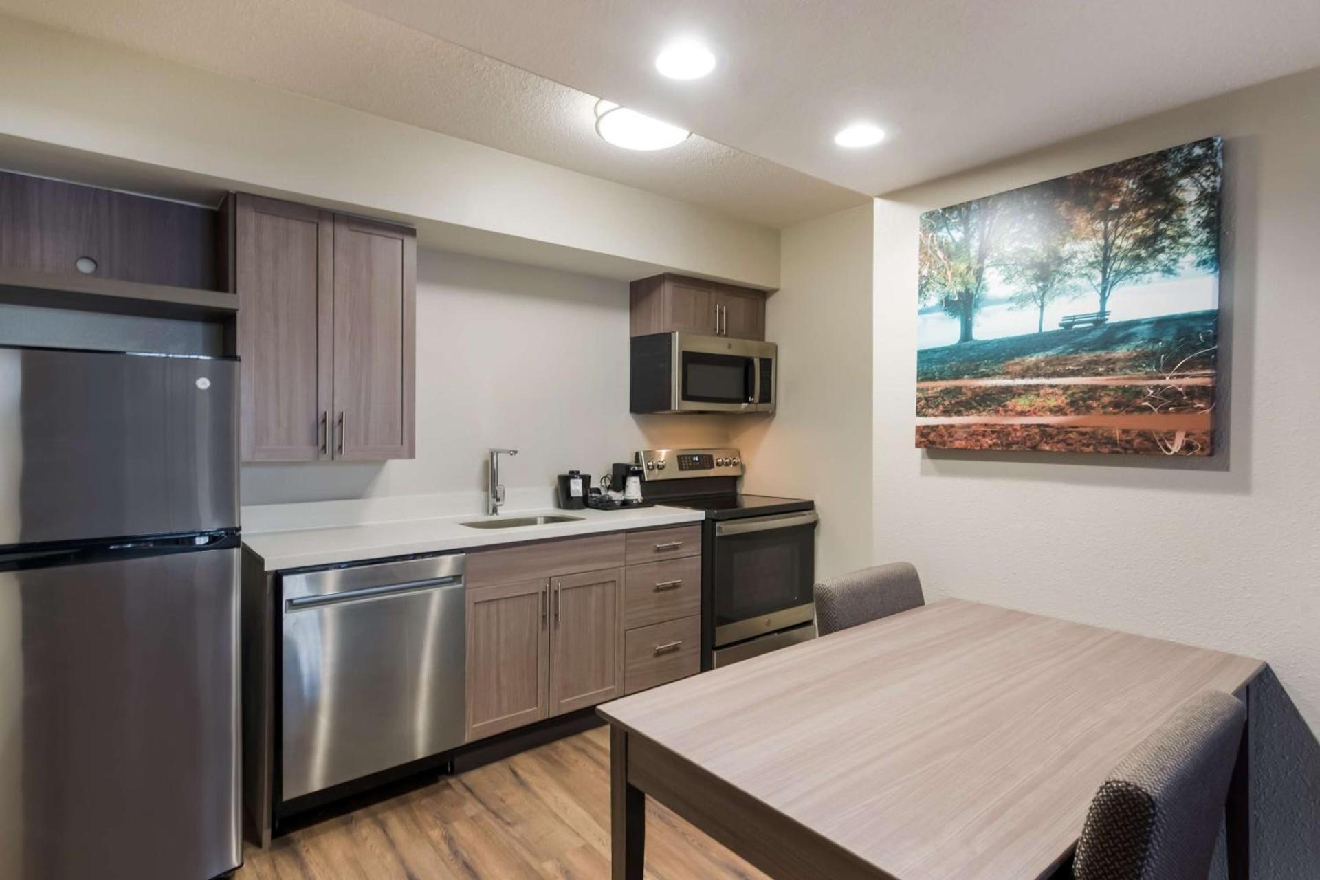 Best Western Fishkill Inn & Suites photo 20