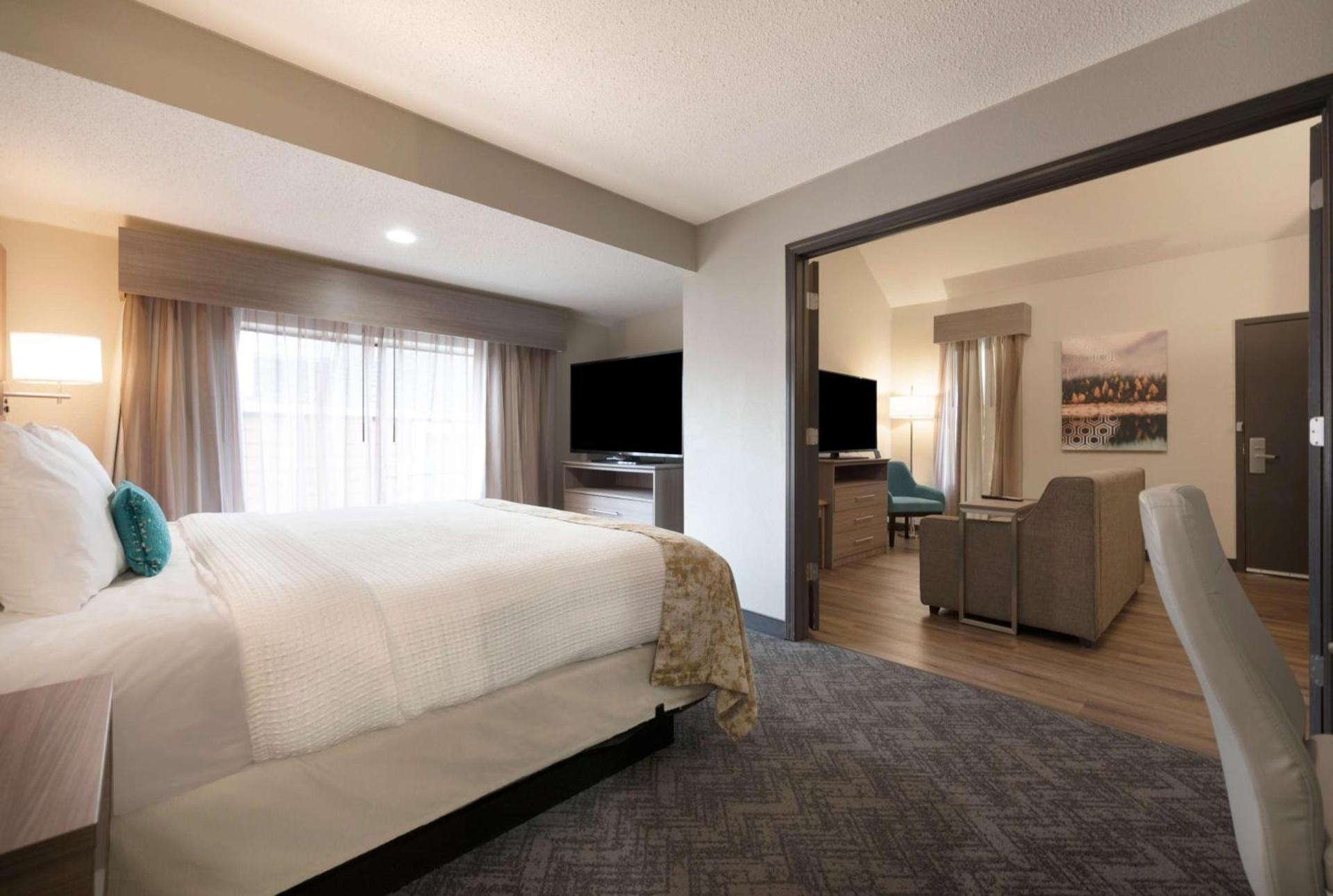 Best Western Fishkill Inn & Suites photo 24