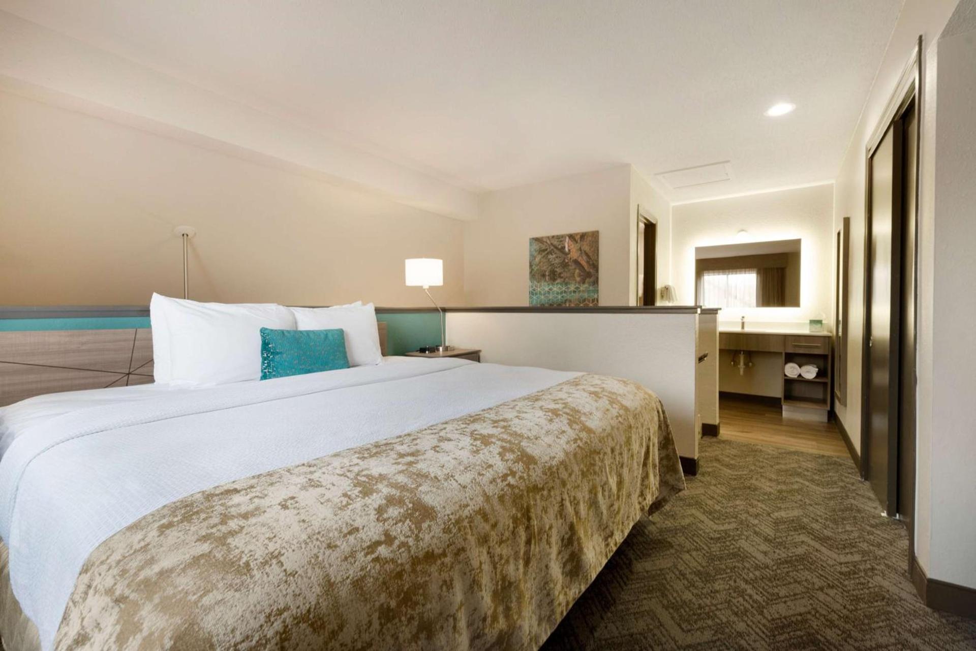 Best Western Fishkill Inn & Suites photo 25
