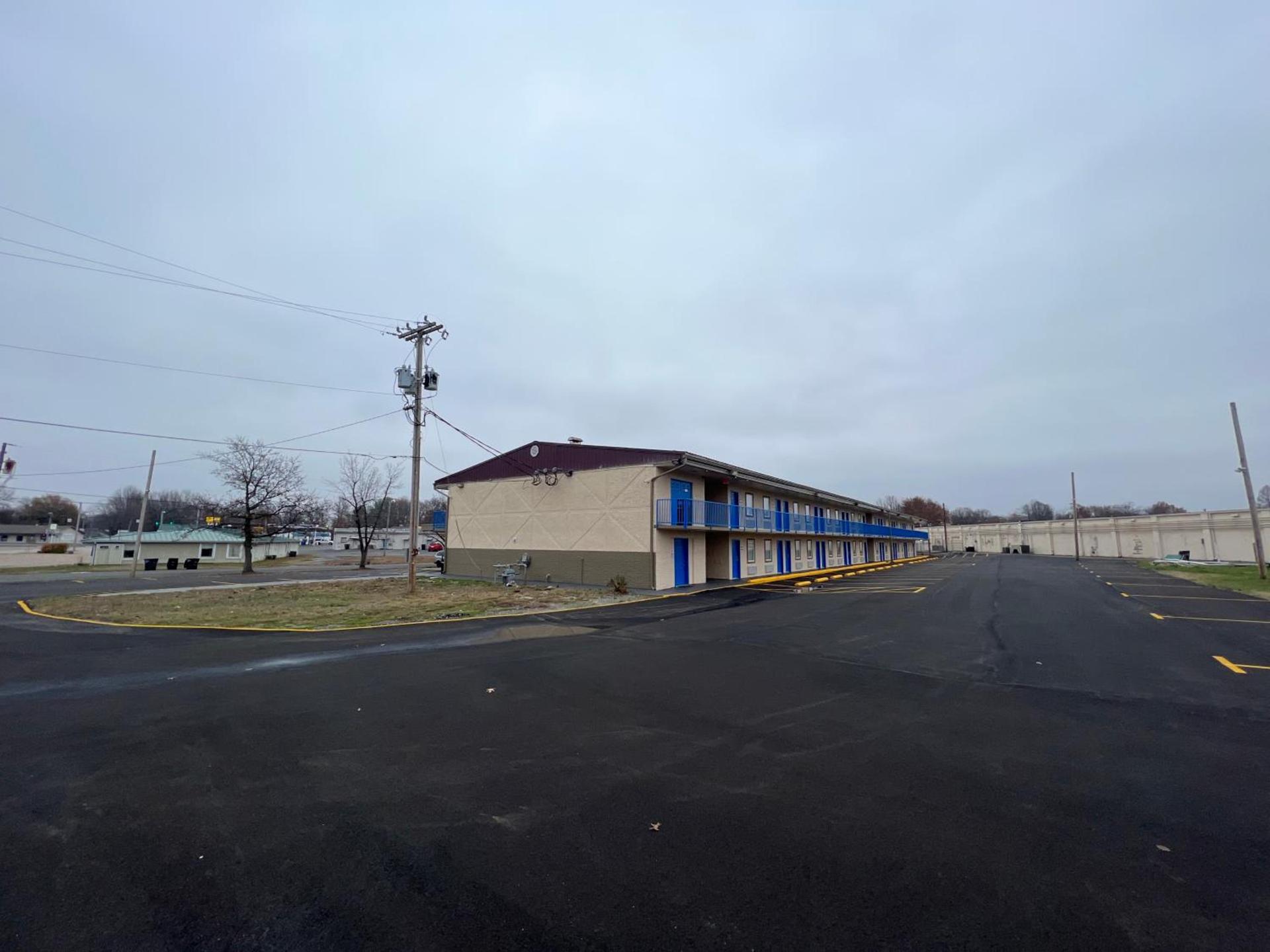 Super 8 by Wyndham Paducah I-24 Exit 4 photo 43
