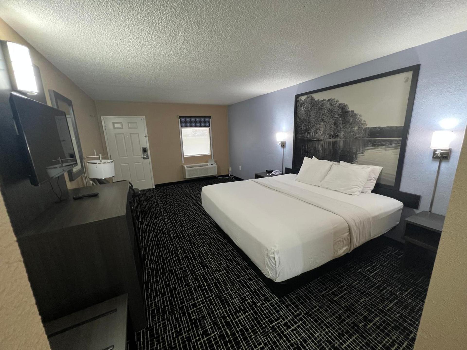 Super 8 by Wyndham Paducah I-24 Exit 4 photo 32