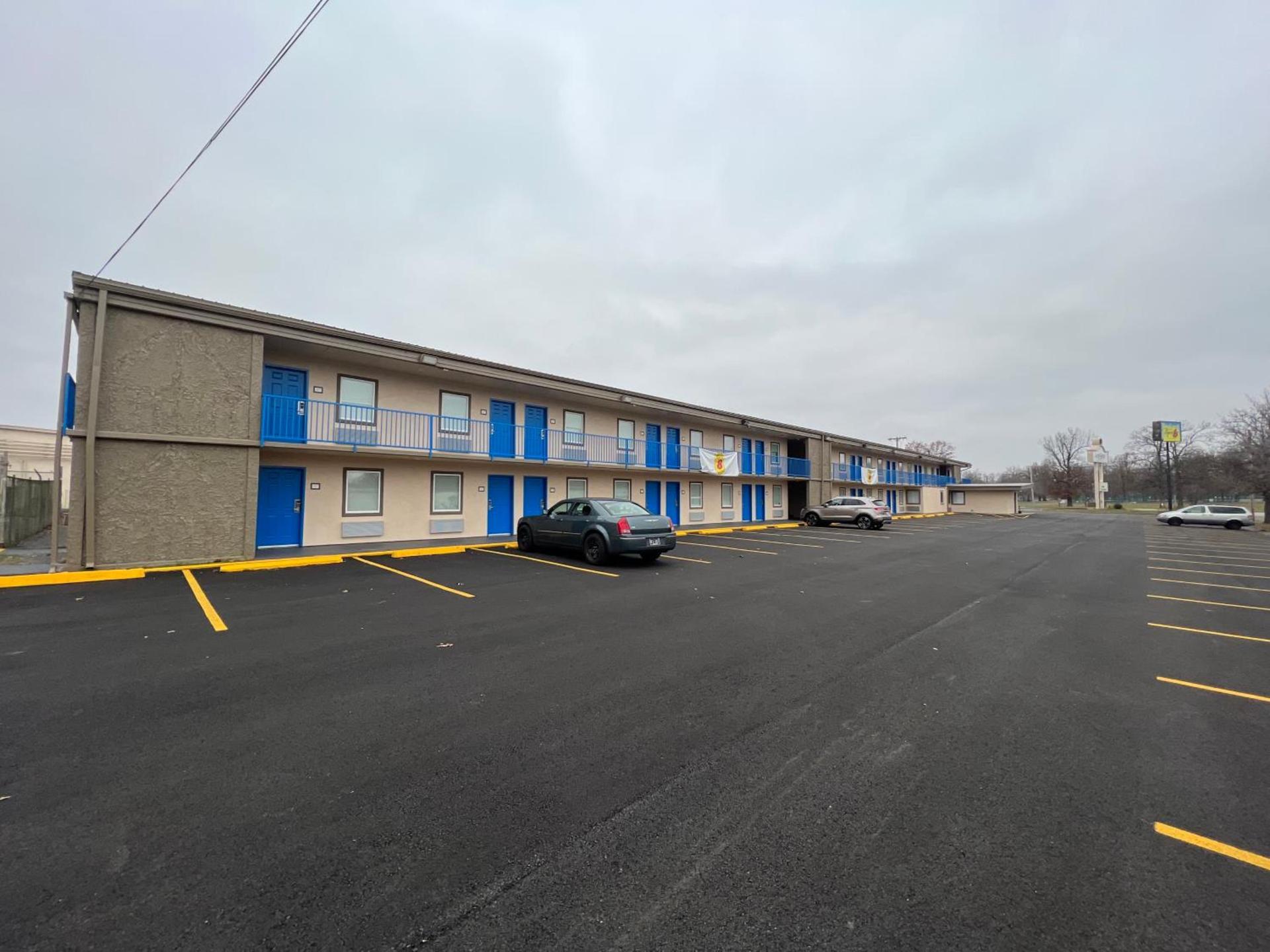 Super 8 by Wyndham Paducah I-24 Exit 4 photo 45