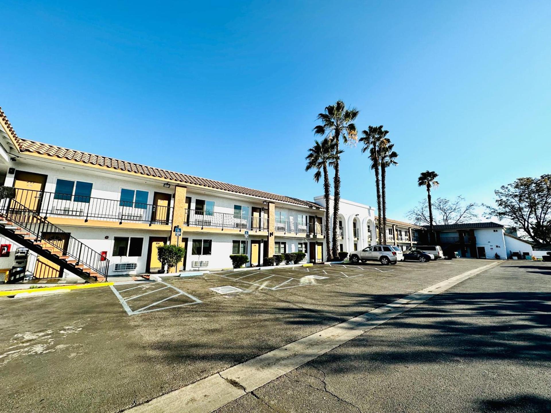 Casa Blanca Hotel - Cypress, Buena Park photo 6