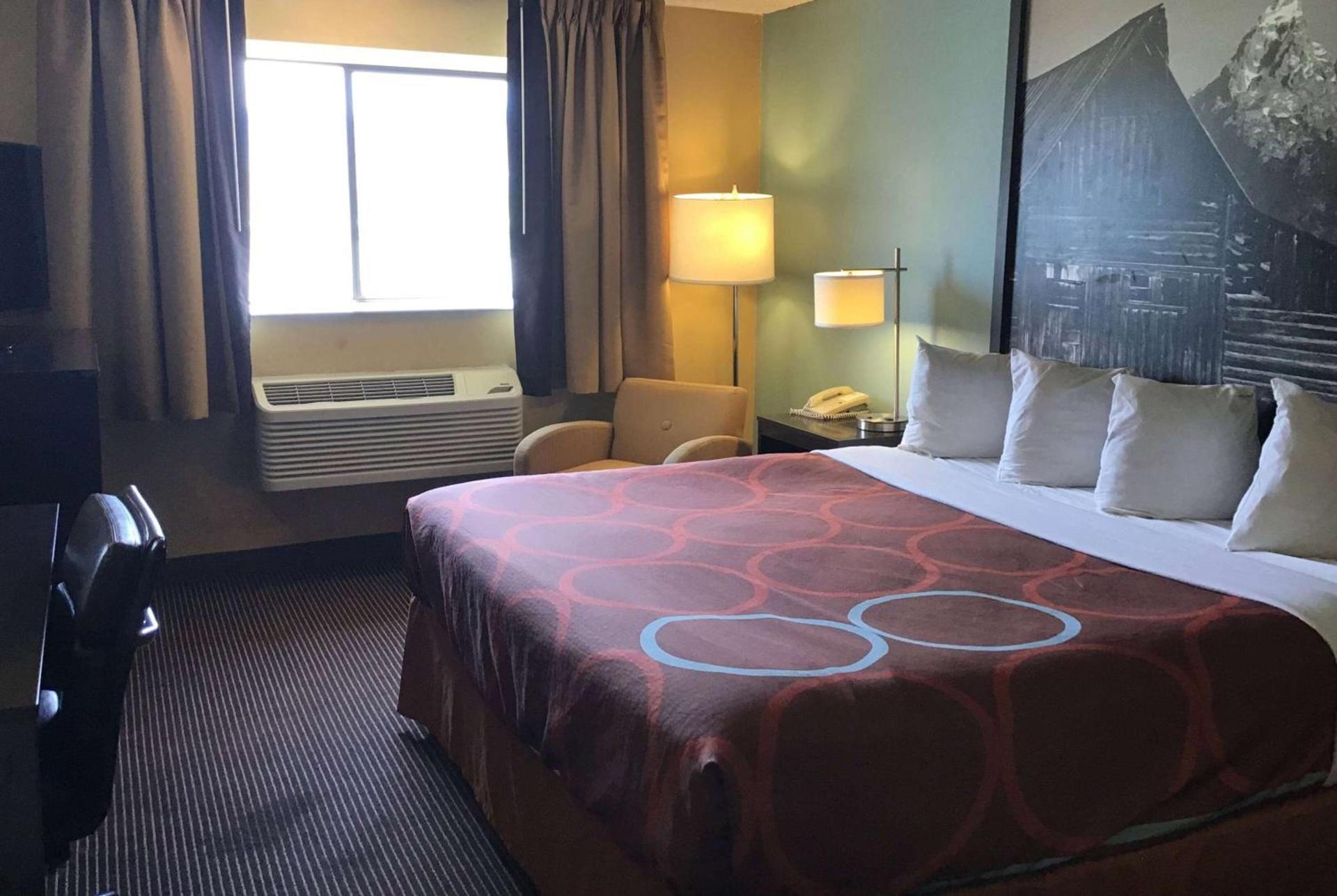 Super 8 by Wyndham Casper East/Evansville photo 12