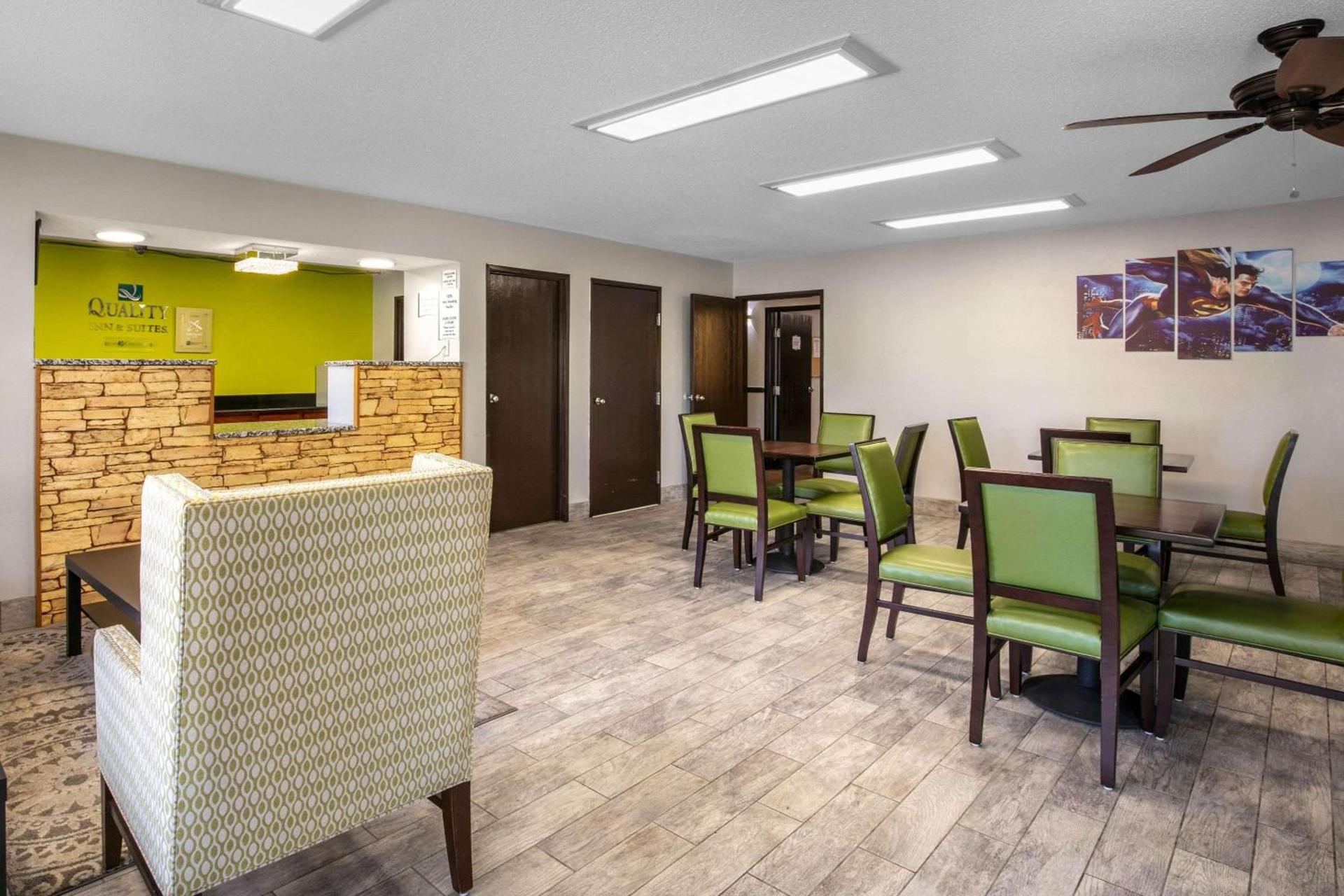 Quality Inn & Suites Metropolis I-24 photo 2
