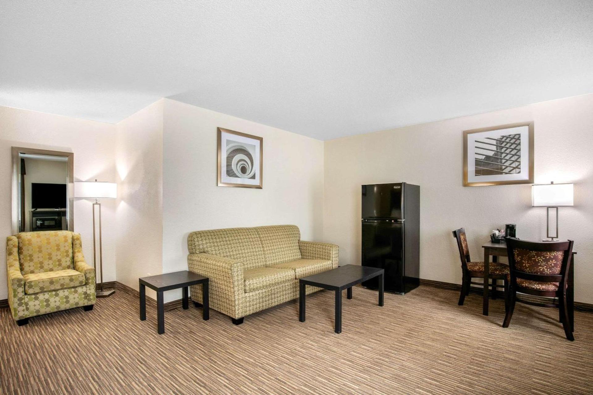 Quality Inn & Suites Metropolis I-24 photo 9