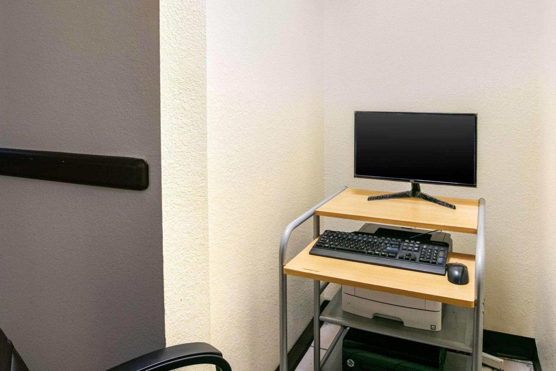 Quality Inn & Suites Metropolis I-24 photo 11