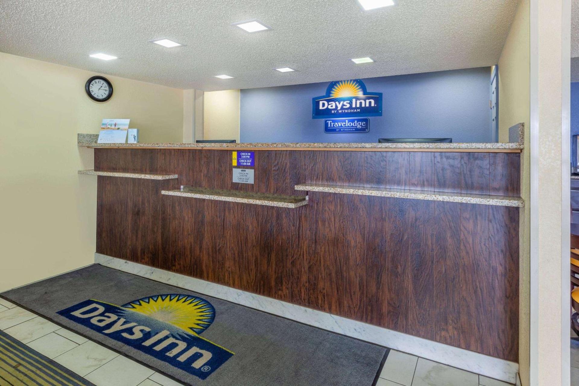 Days Inn by Wyndham Charles Town photo 5