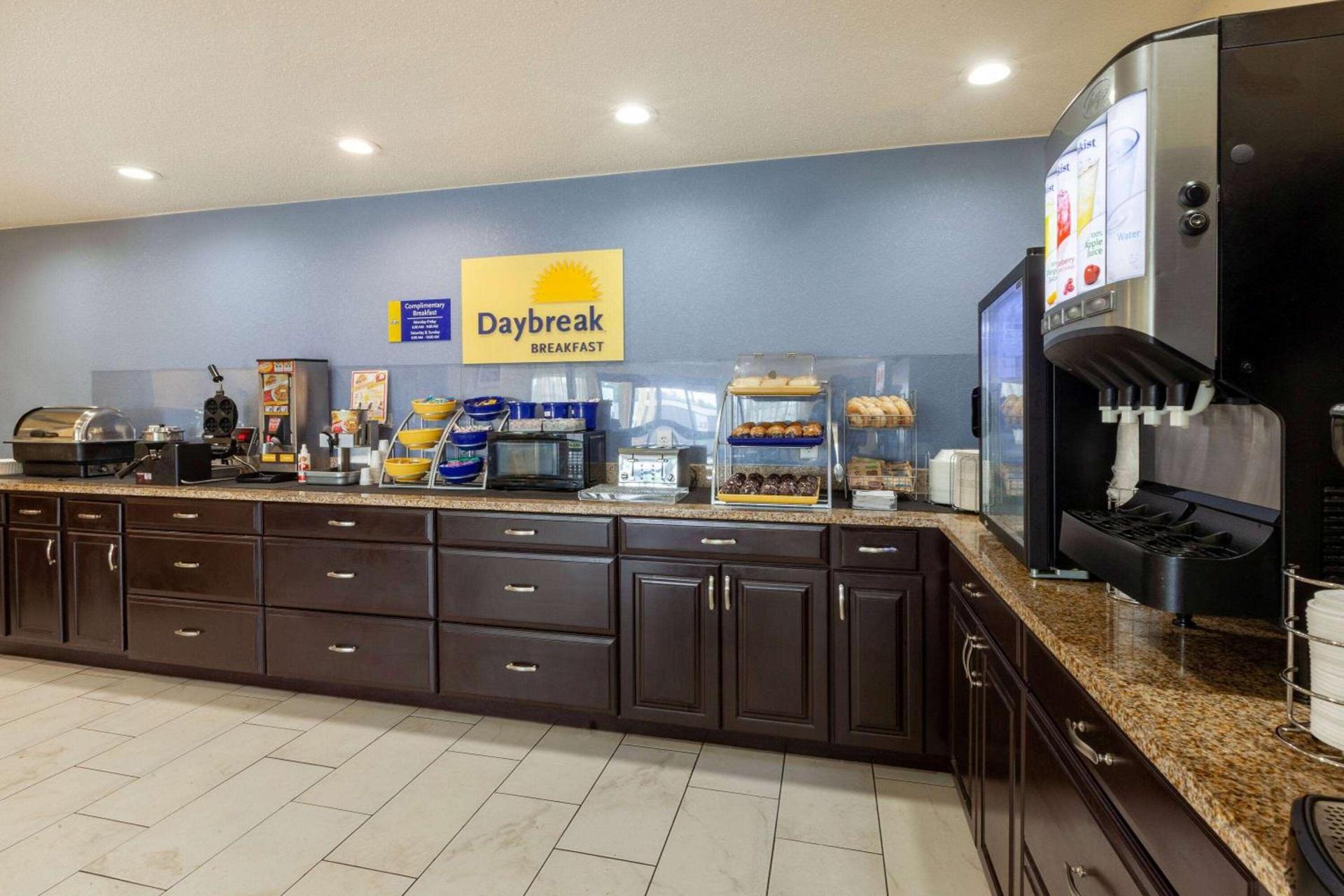 Days Inn by Wyndham Charles Town photo 21