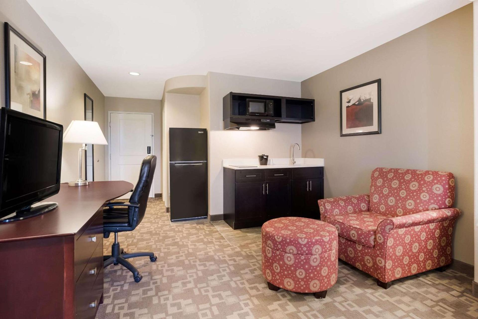 Suburban Studios Berwick - Morgan City photo 25