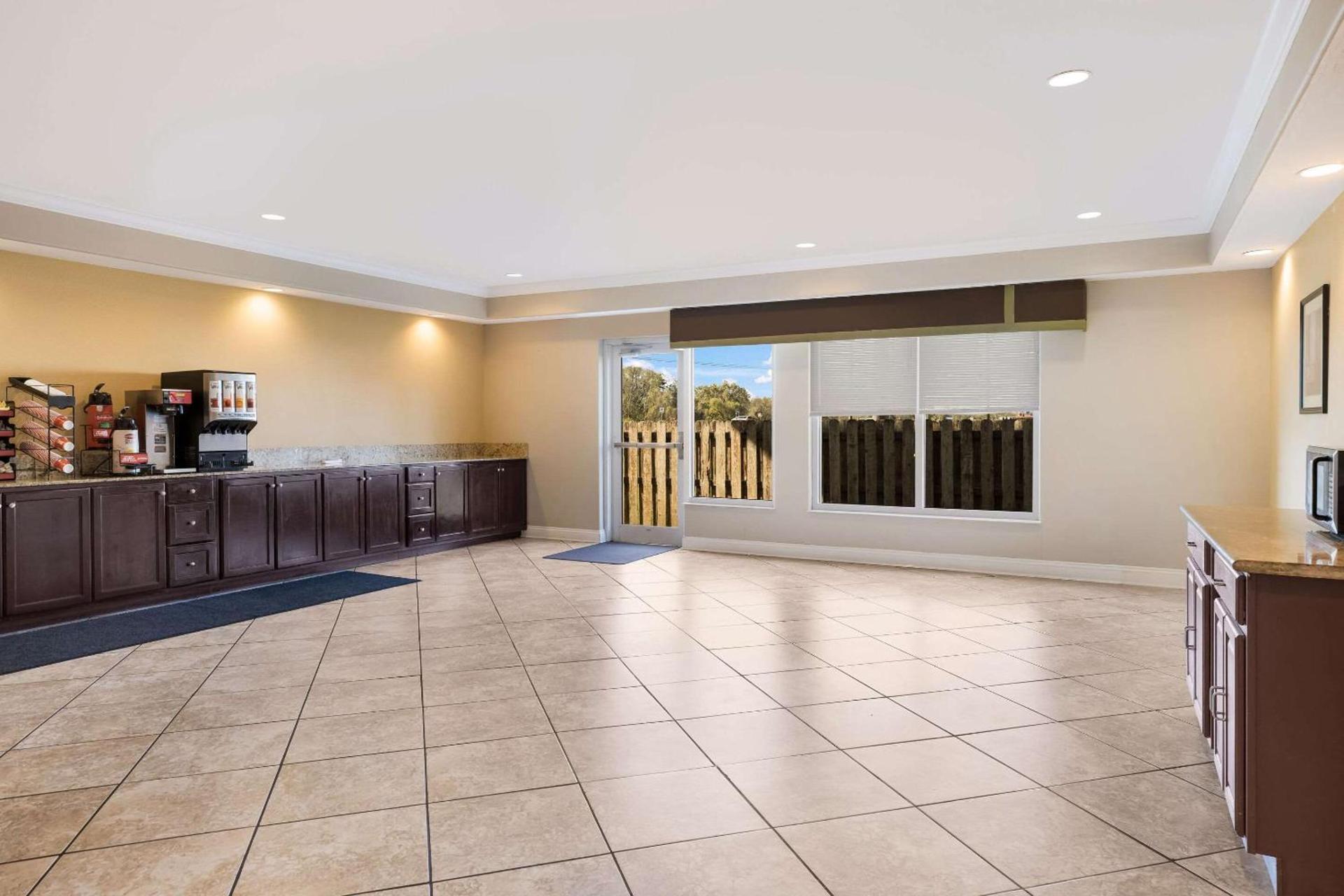 Suburban Studios Berwick - Morgan City photo 28