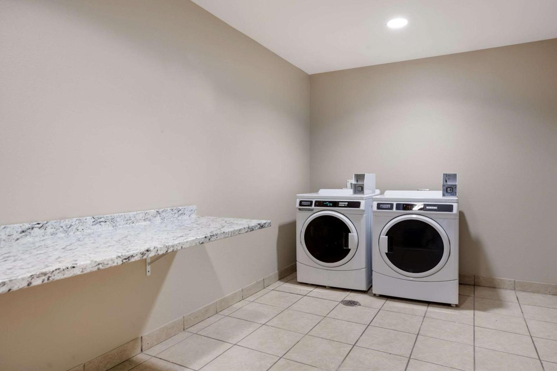 Suburban Studios Berwick - Morgan City photo 29