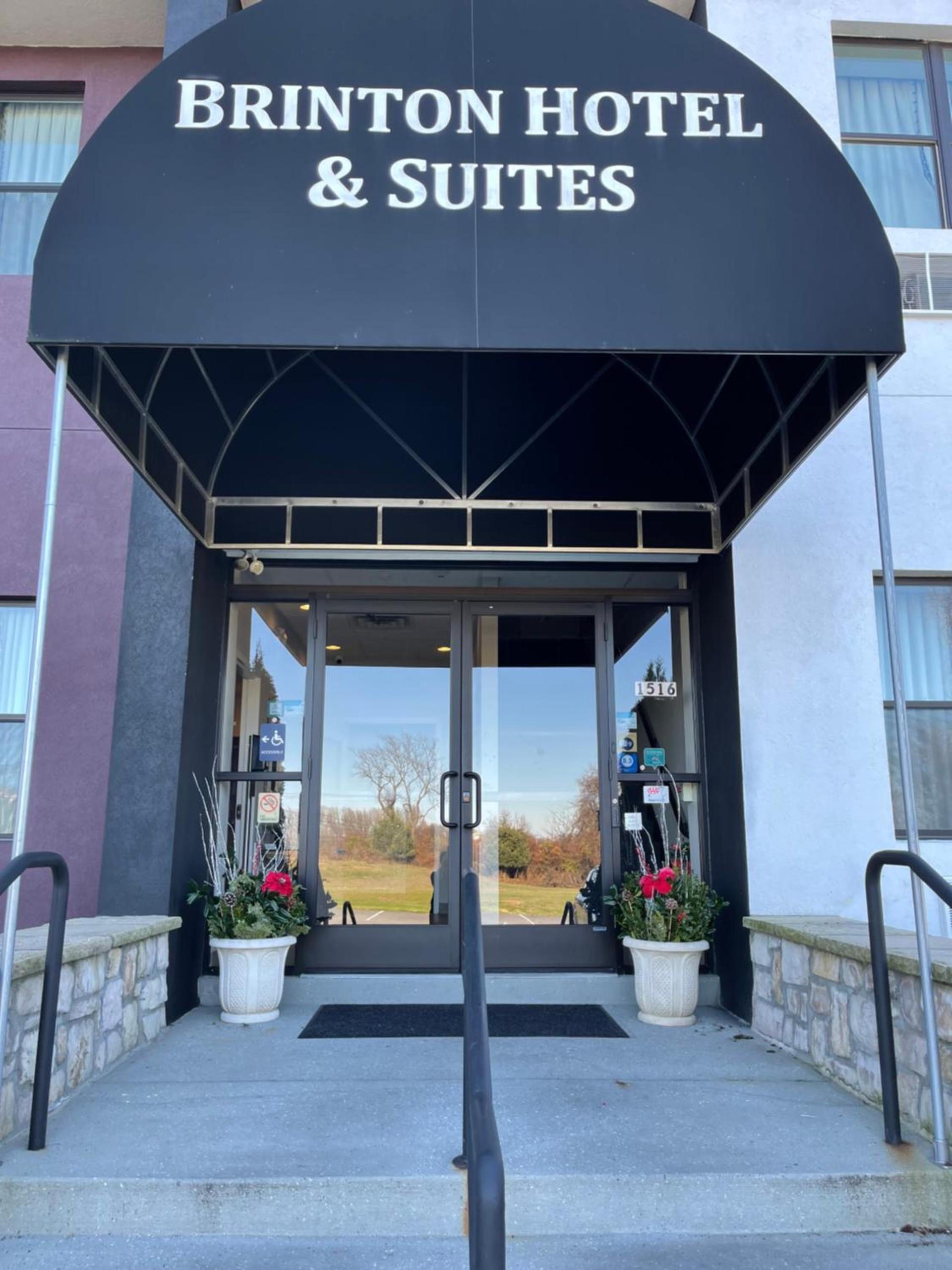 Brinton Suites photo 65