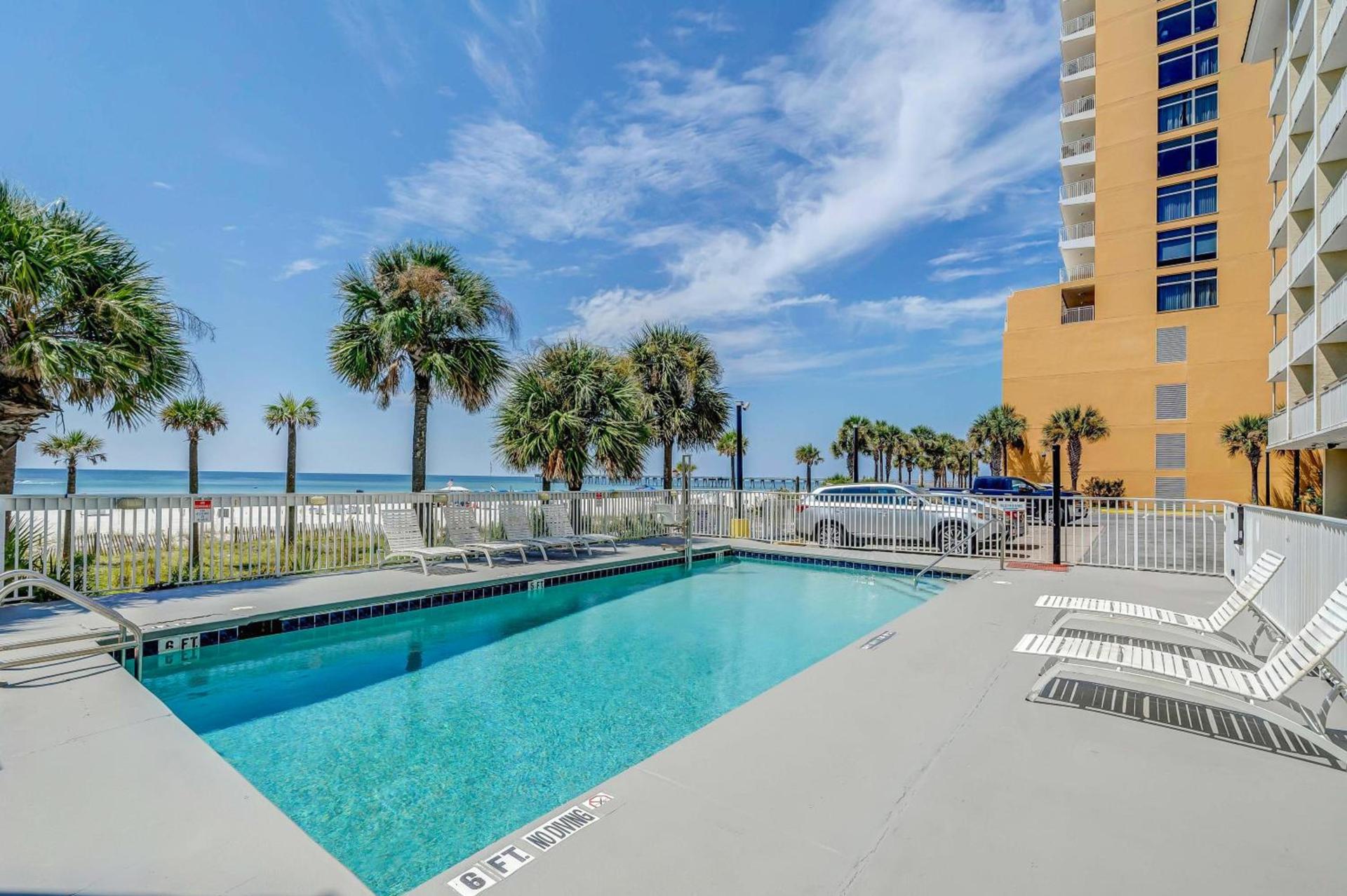 Palm & Tide Beachfront Hotel photo 4