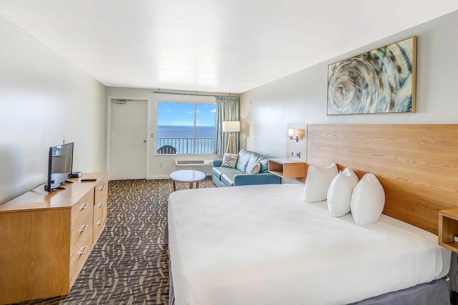 Palm & Tide Beachfront Hotel photo 5