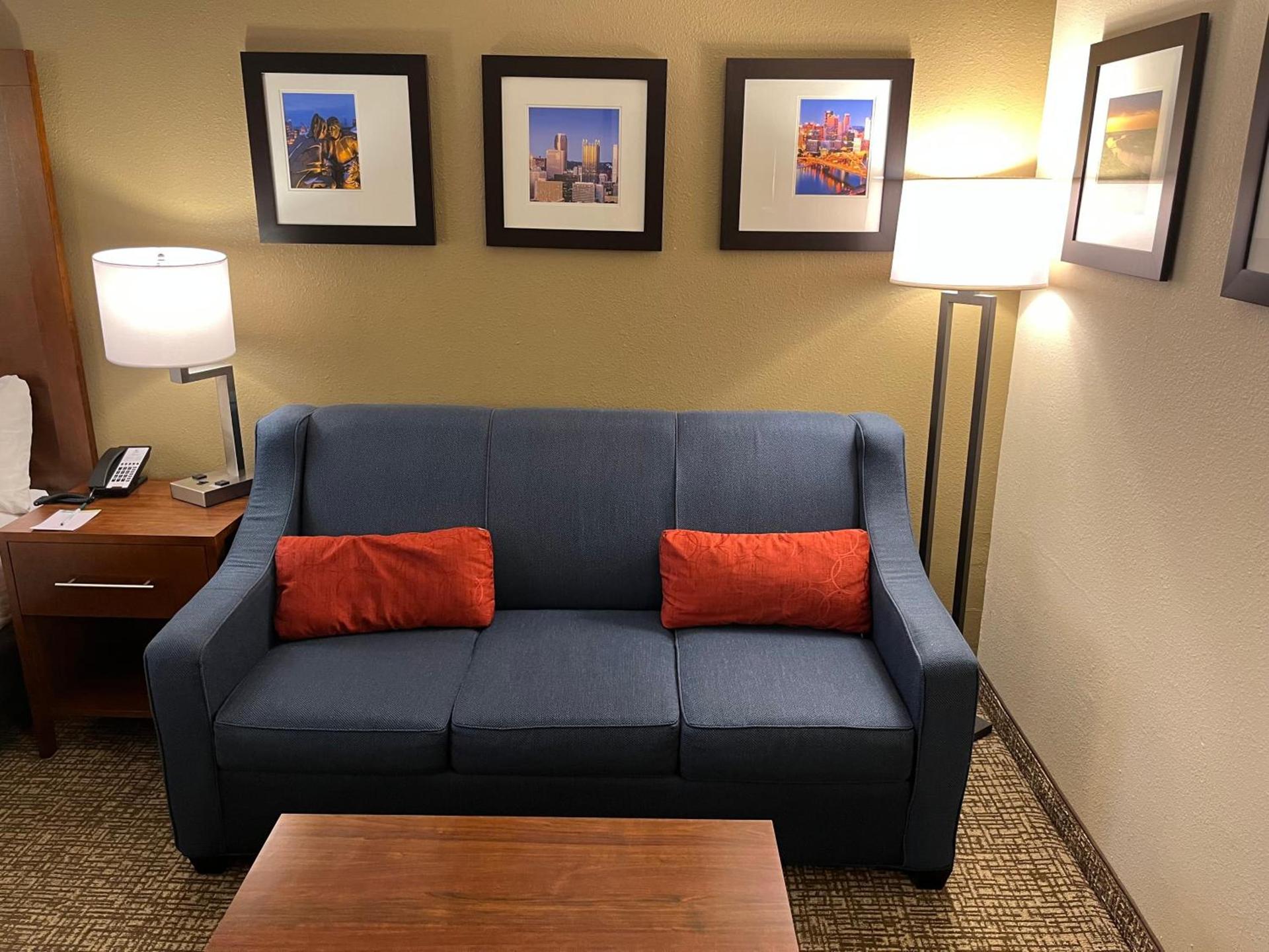 Wingate by Wyndham Pittsburgh West Mifflin photo 2