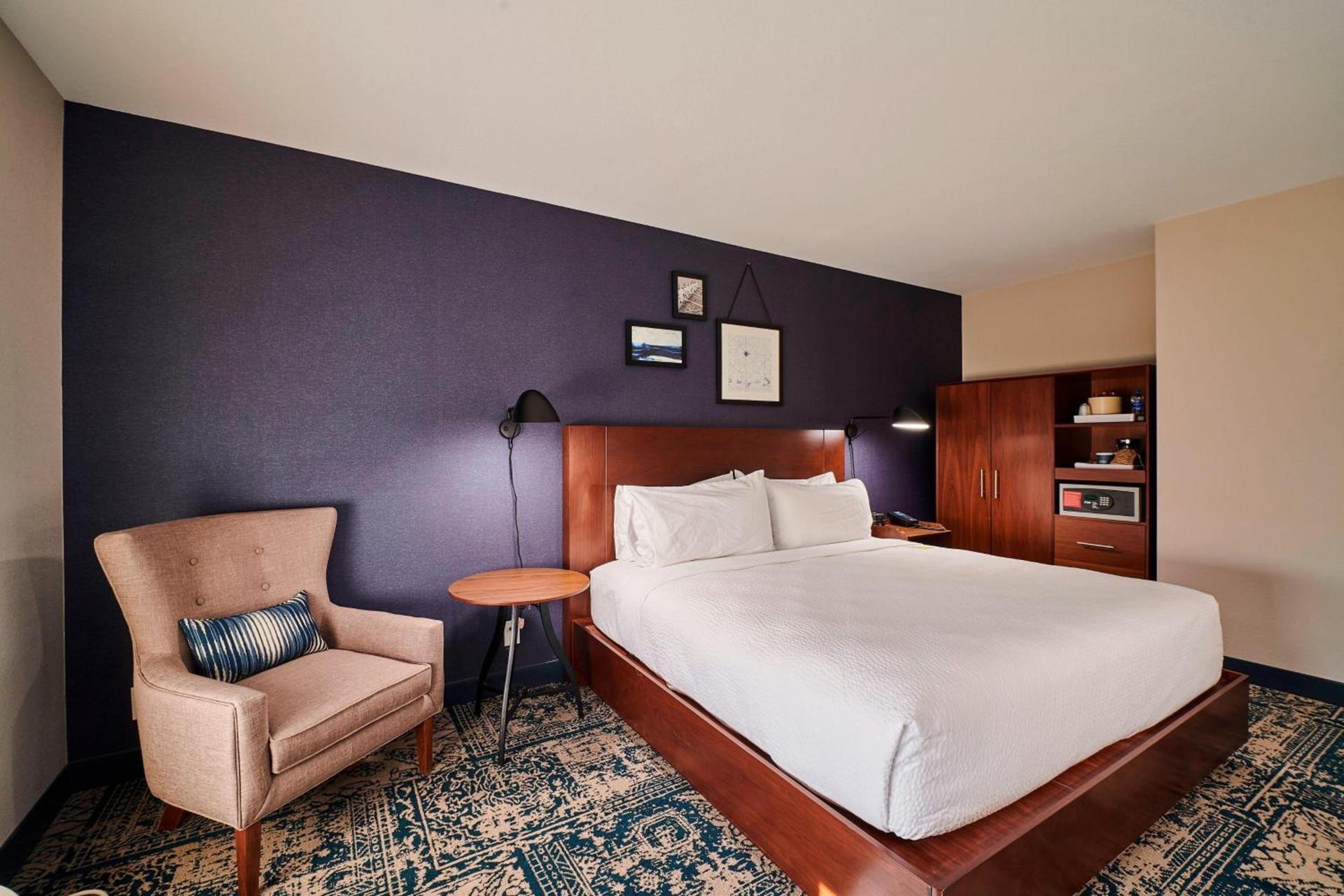 Four Points by Sheraton Cleveland-Eastlake photo 8