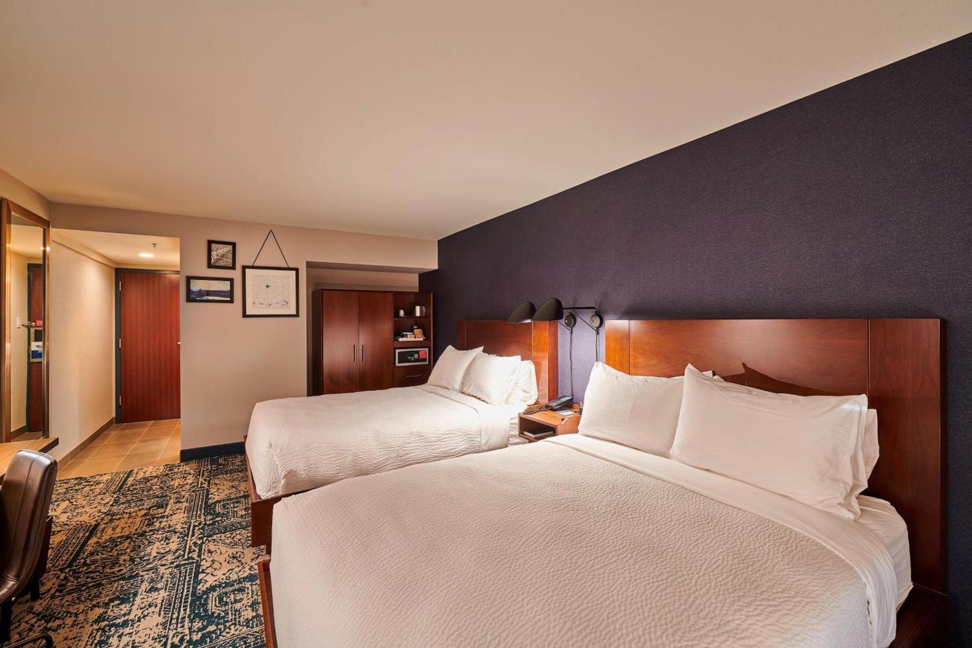 Four Points by Sheraton Cleveland-Eastlake photo 10