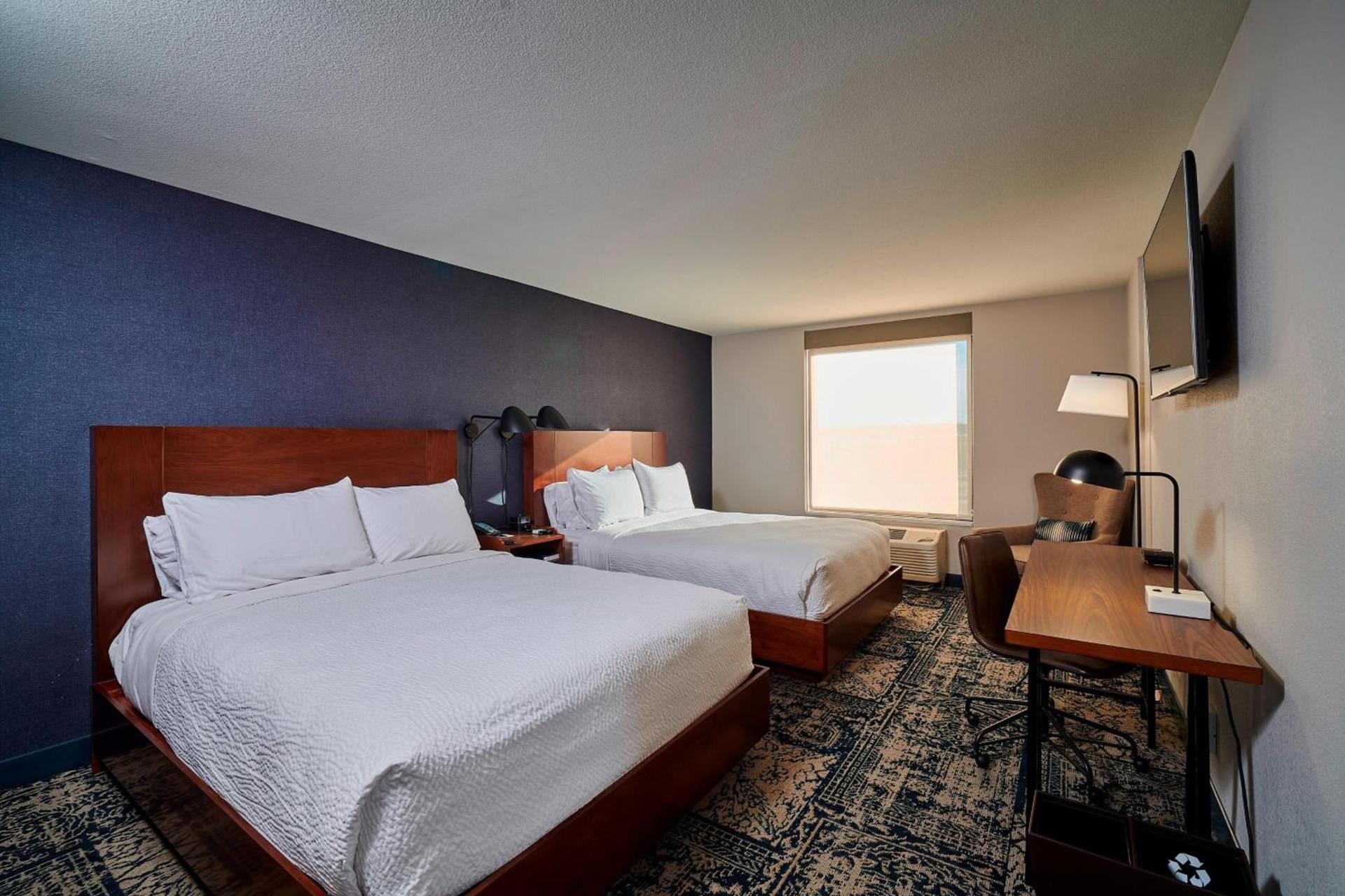 Four Points by Sheraton Cleveland-Eastlake photo 11