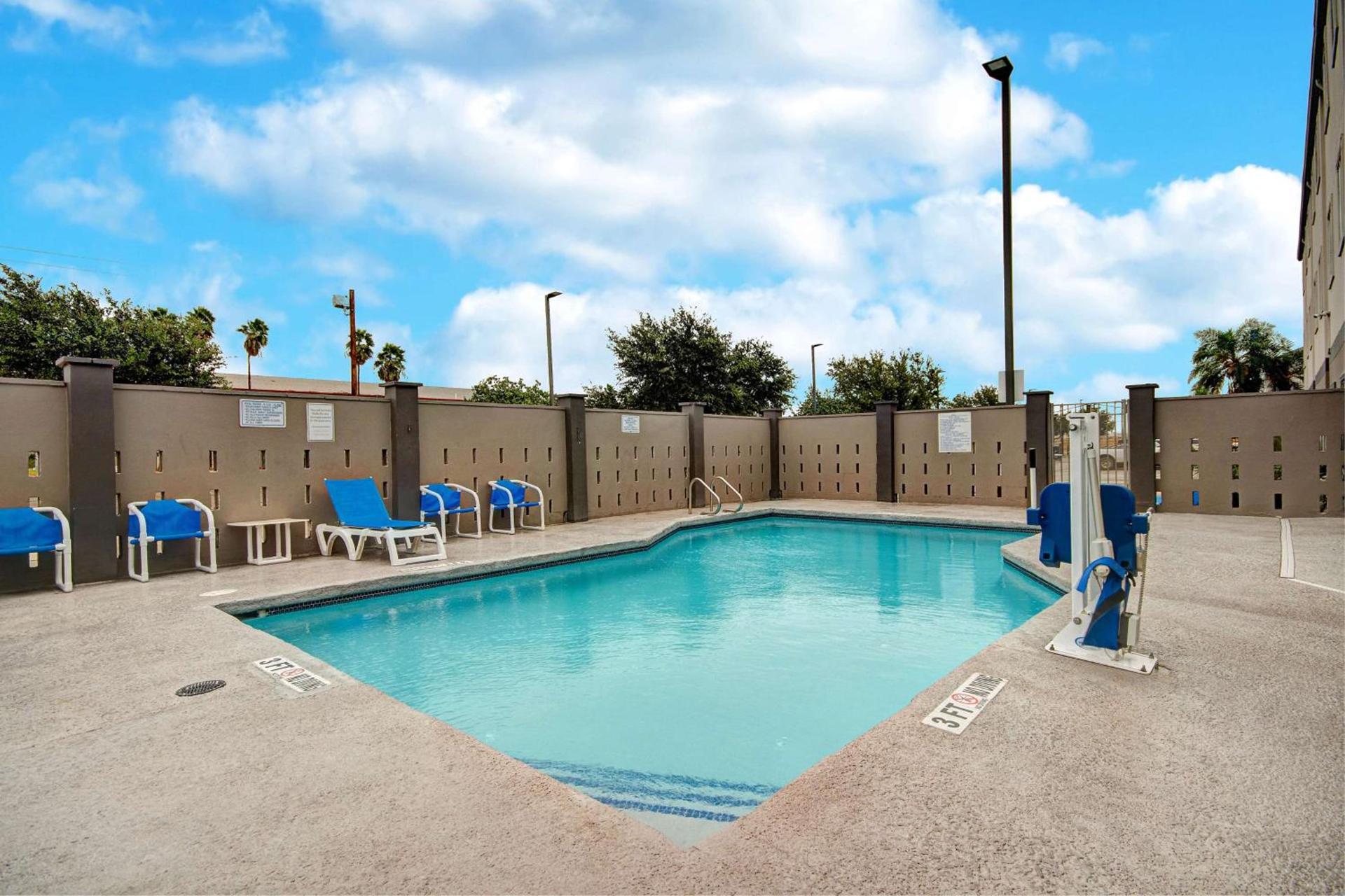 Motel 6-Pharr, TX photo 3