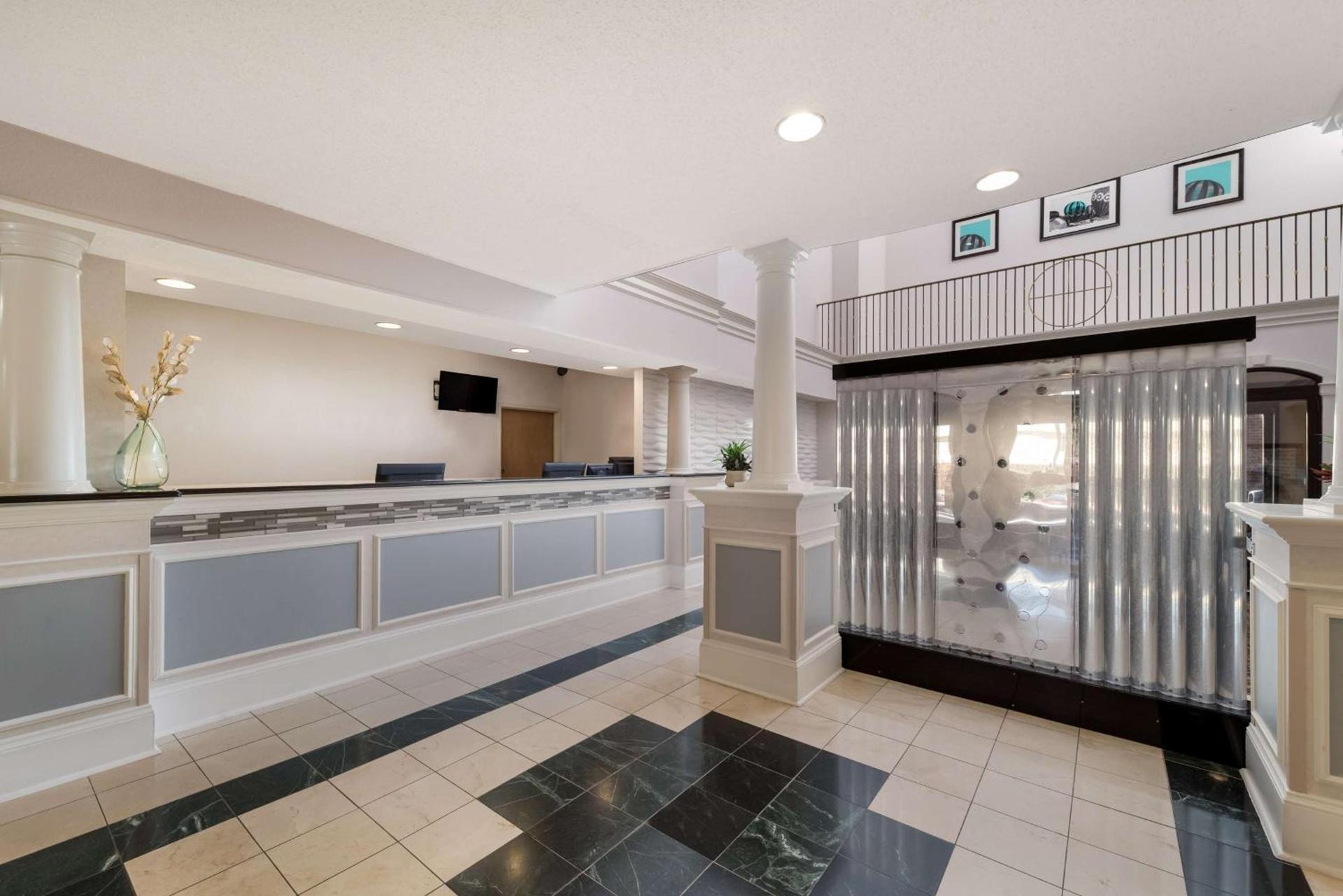 Comfort Suites Plano East - Richardson photo 4