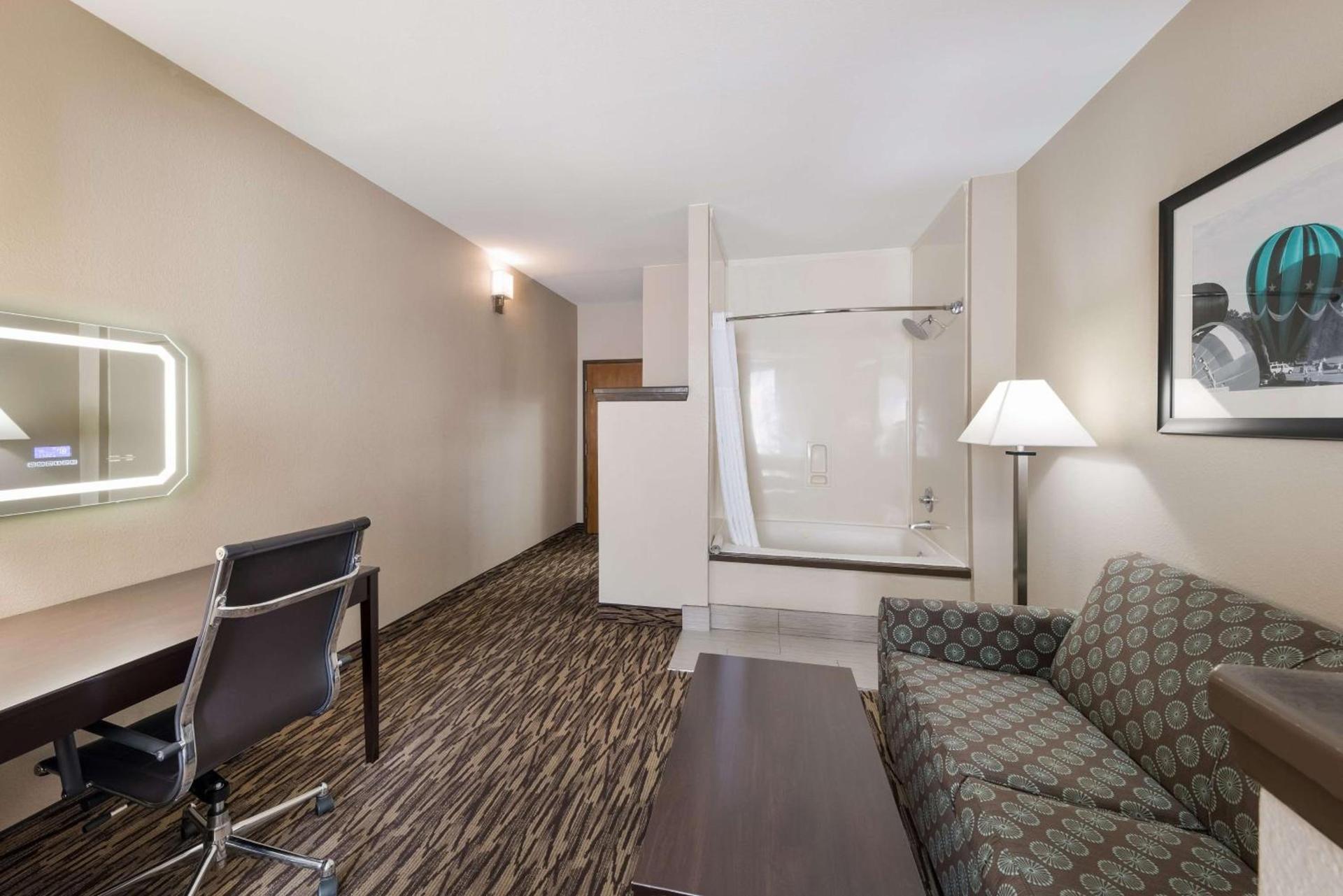 Comfort Suites Plano East - Richardson photo 14