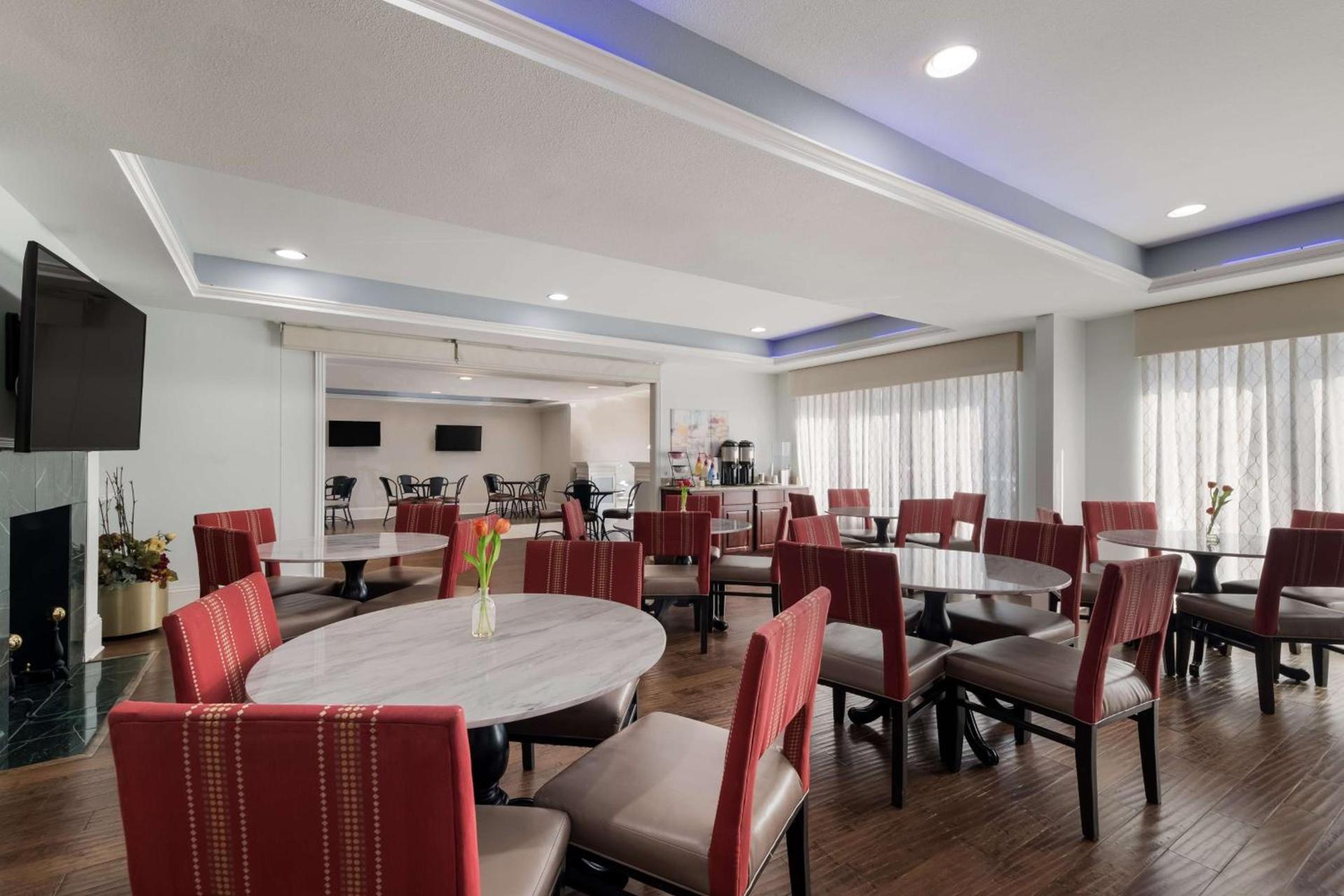 Comfort Suites Plano East - Richardson photo 7