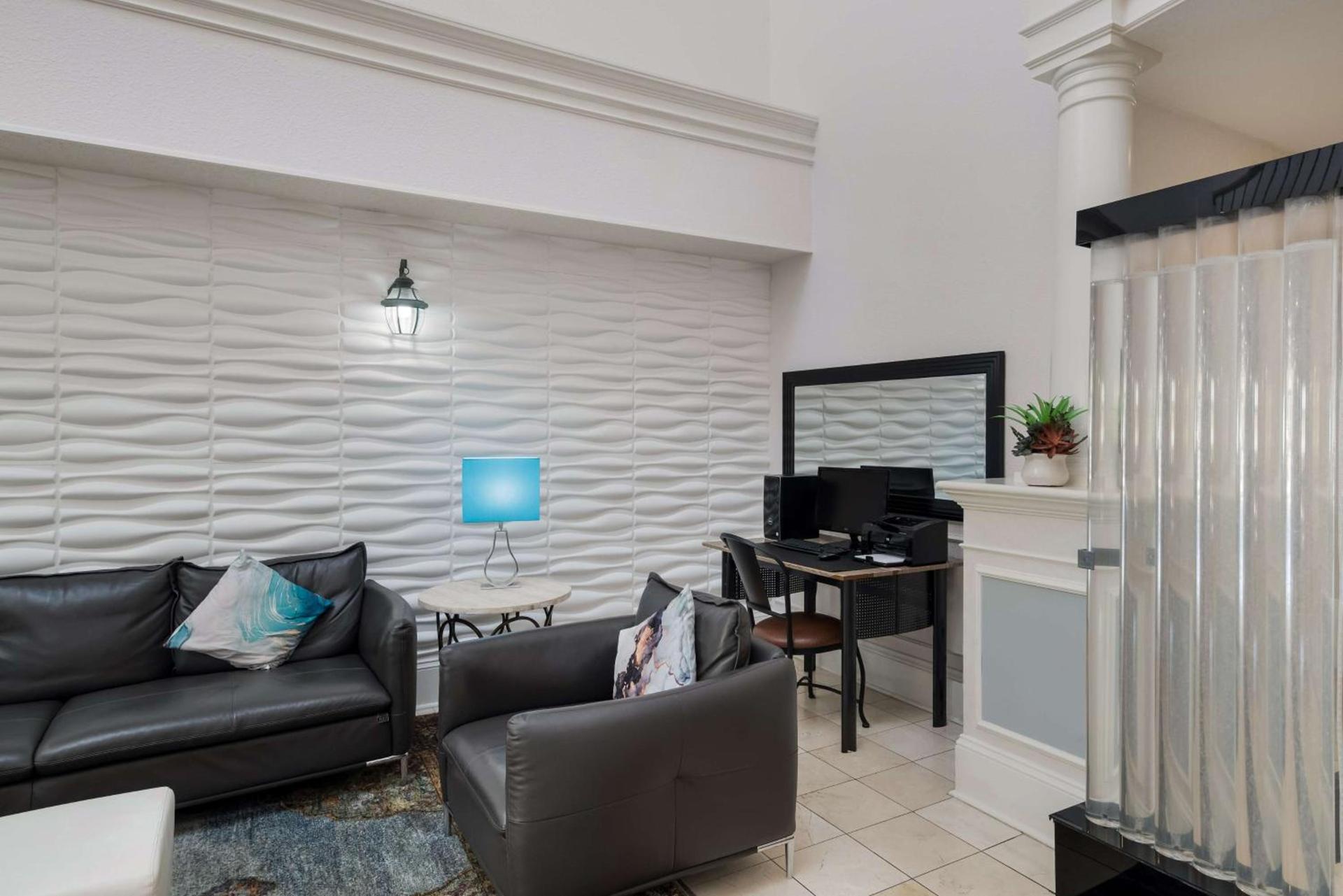 Comfort Suites Plano East - Richardson photo 9