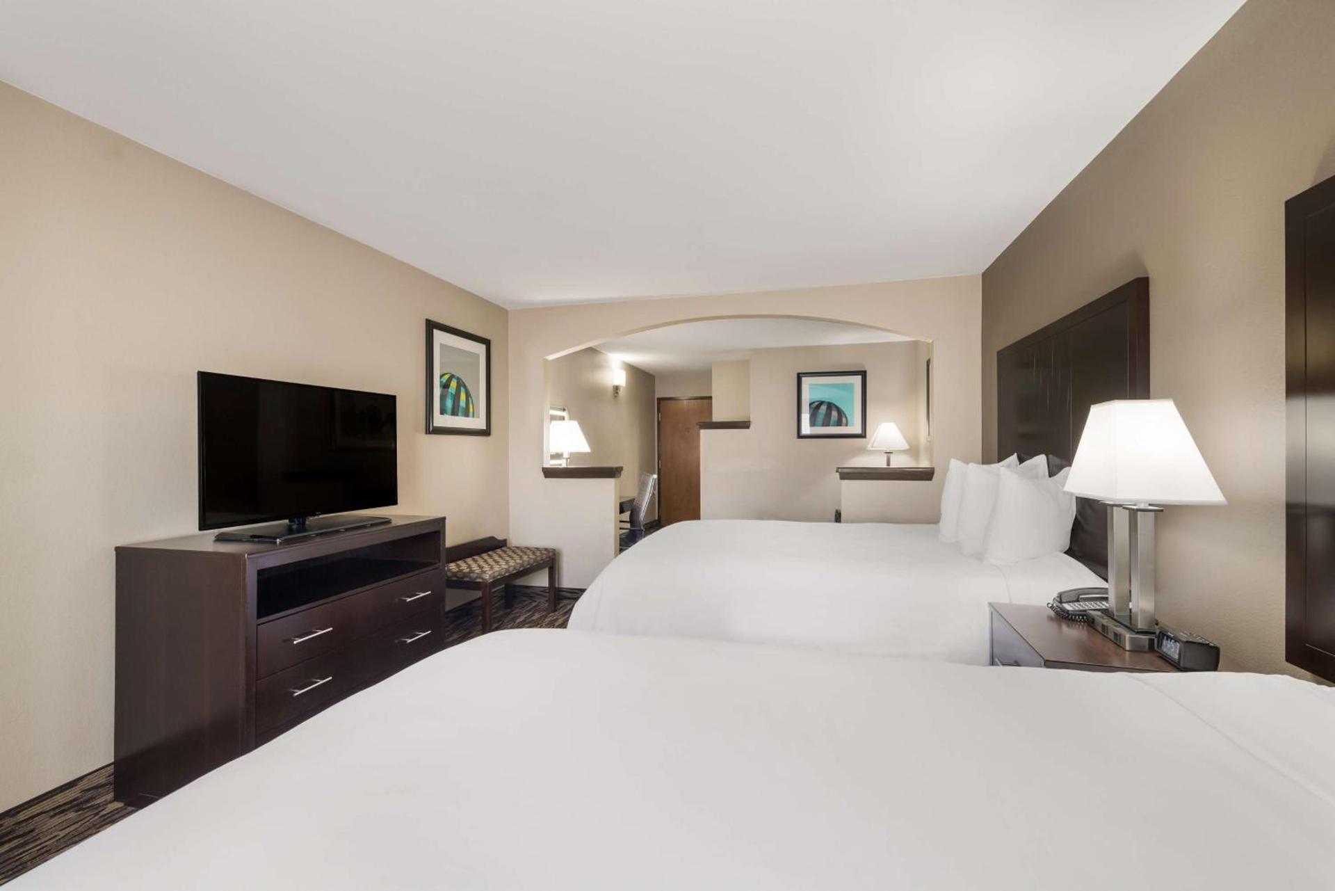 Comfort Suites Plano East - Richardson photo 16