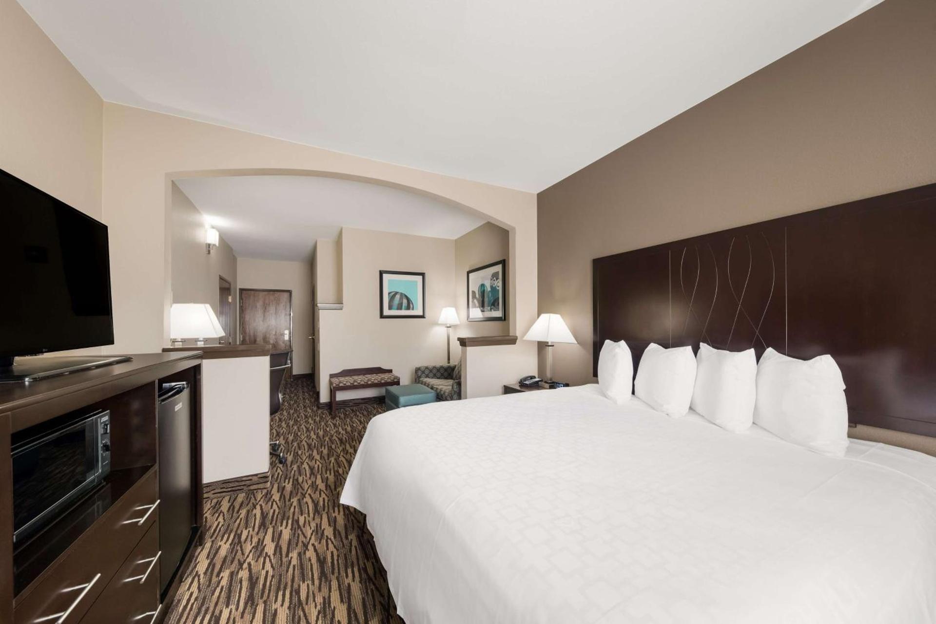 Comfort Suites Plano East - Richardson photo 19