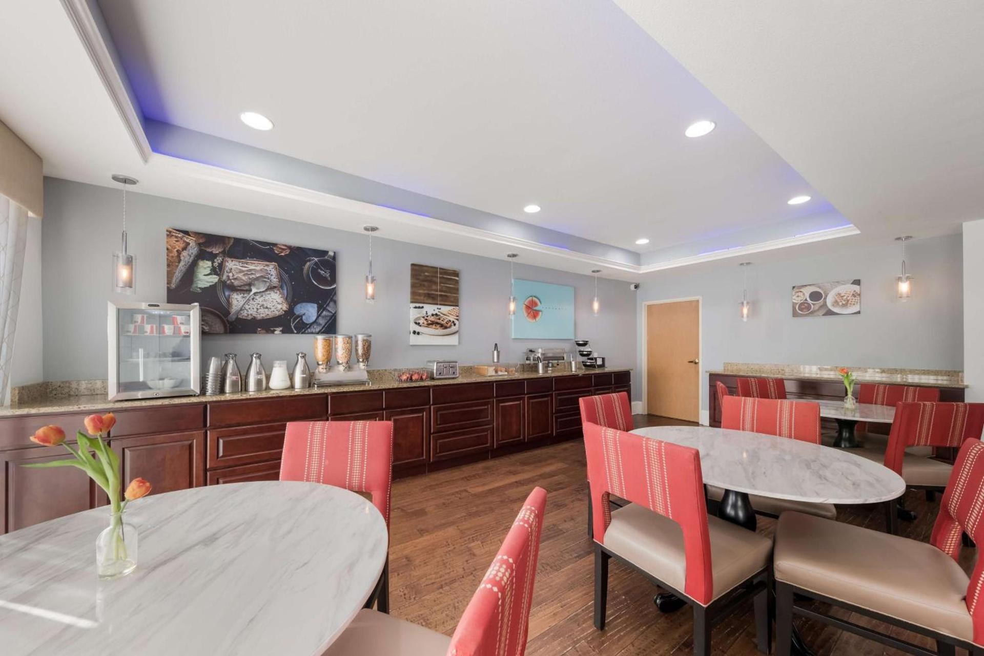 Comfort Suites Plano East - Richardson photo 6