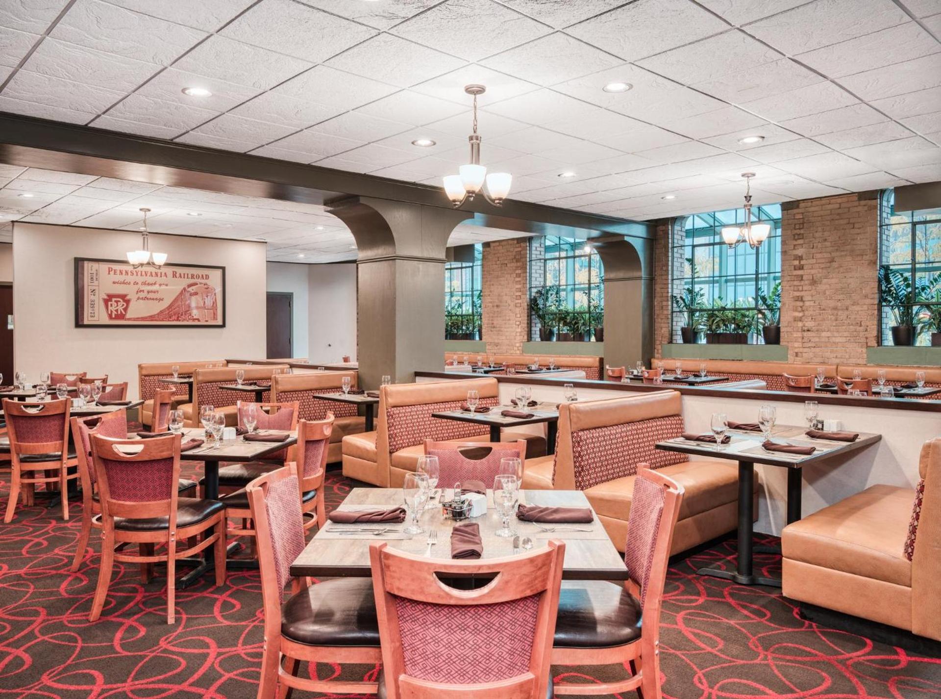 Crowne Plaza Indianapolis-Dwtn-Union Stn by IHG photo 32