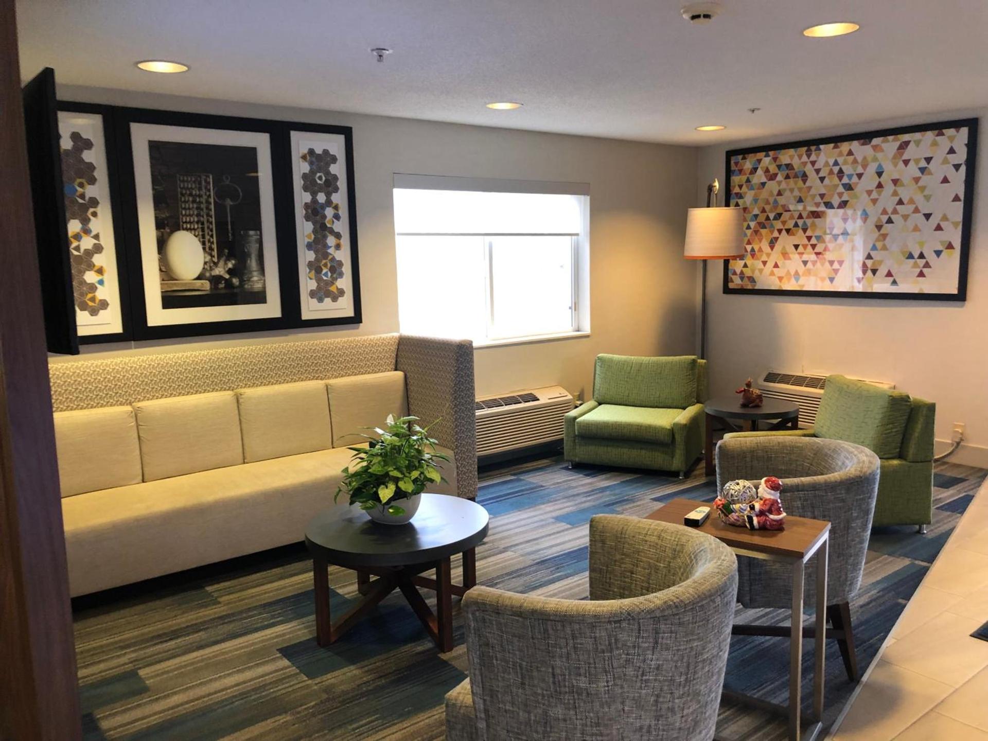 Holiday Inn Express Mt. Vernon by IHG photo 30