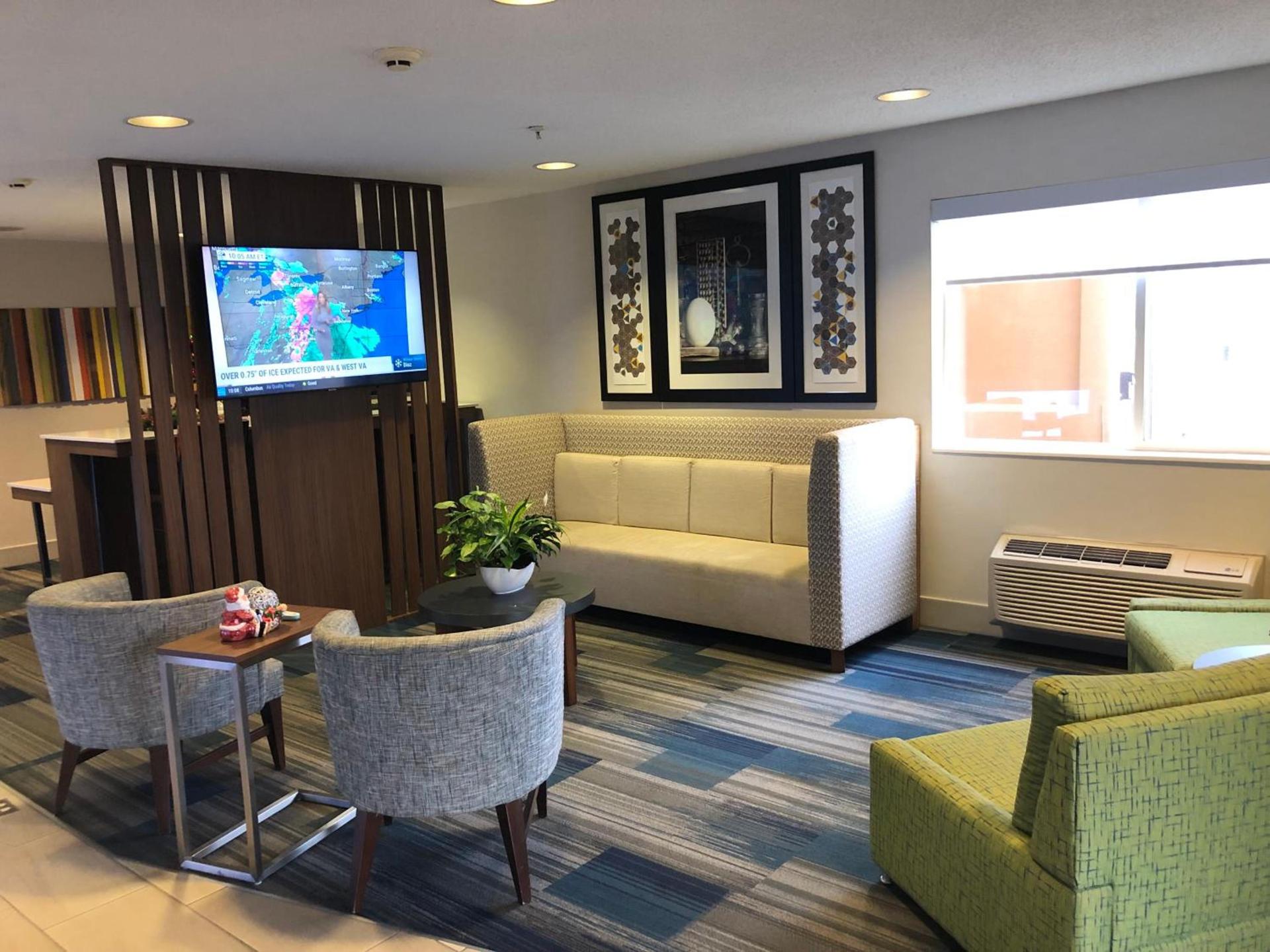 Holiday Inn Express Mt. Vernon by IHG photo 31