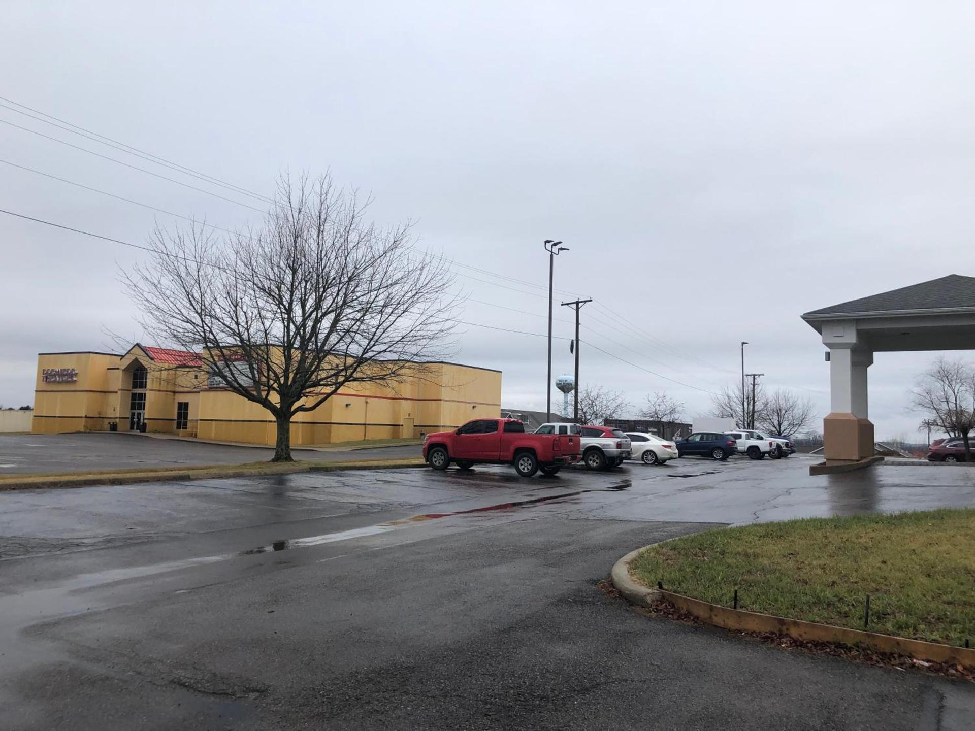 Holiday Inn Express Mt. Vernon by IHG photo 40