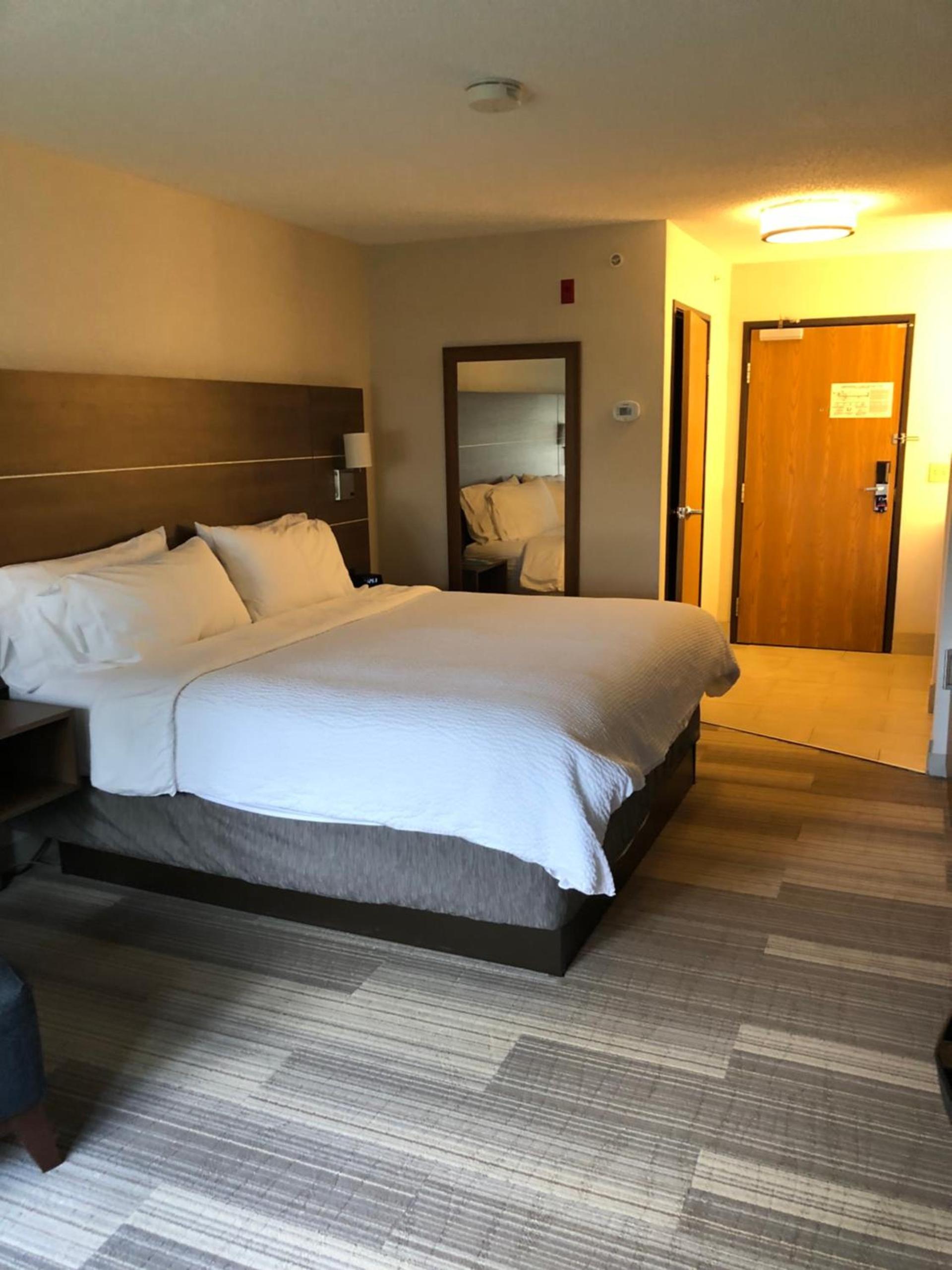 Holiday Inn Express Mt. Vernon by IHG photo 15