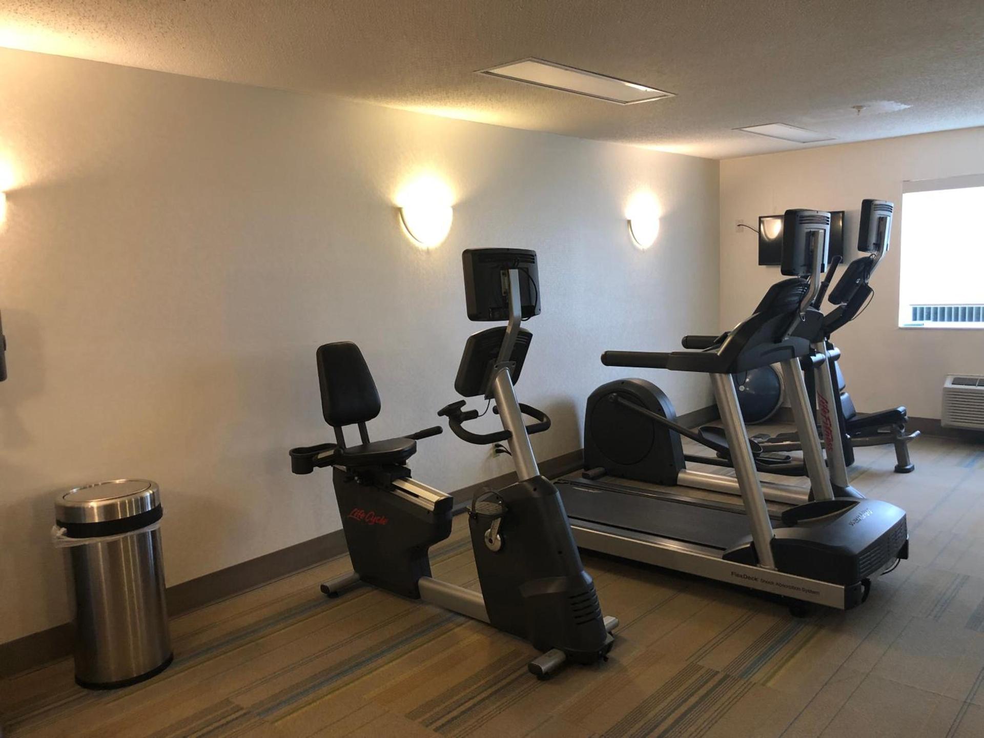 Holiday Inn Express Mt. Vernon by IHG photo 45
