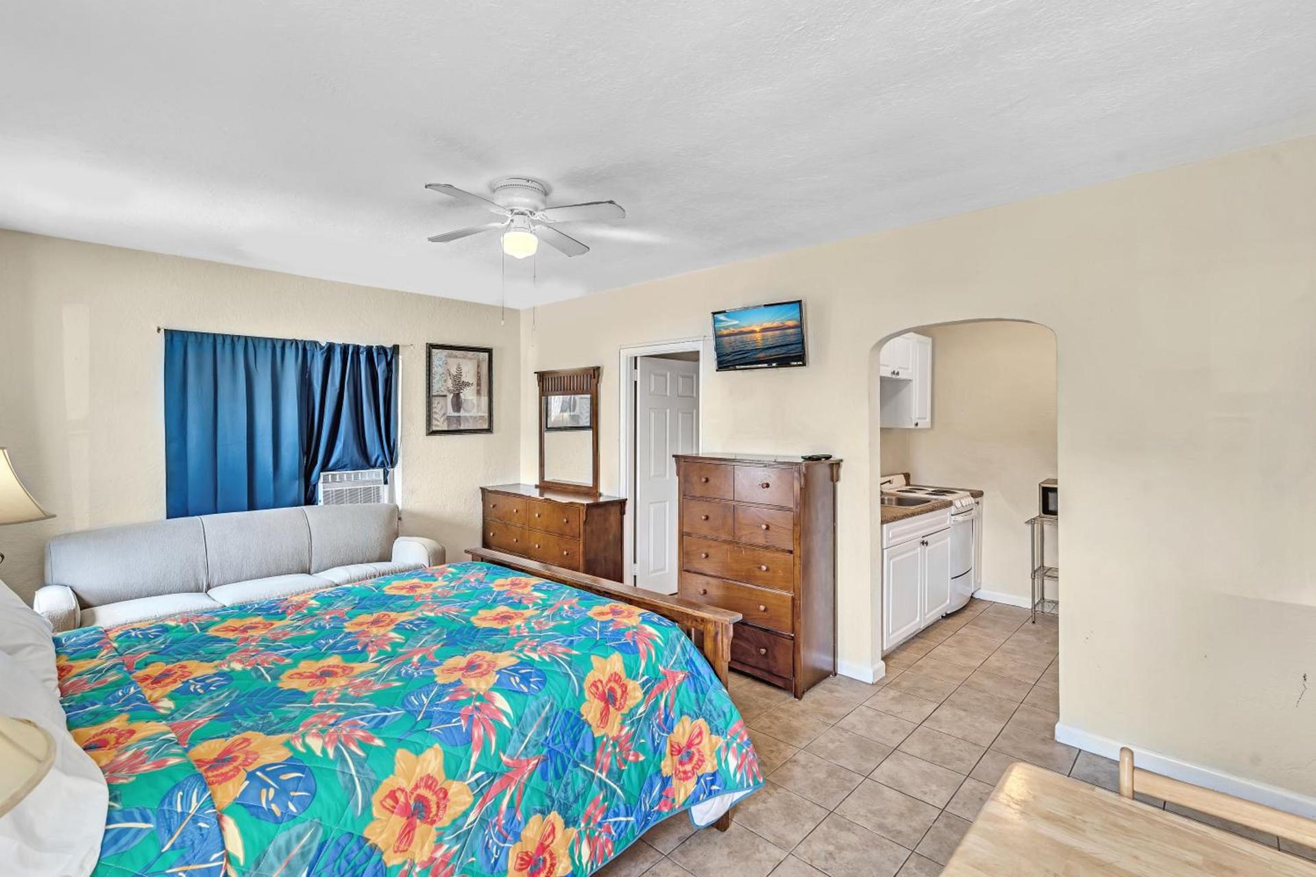 Charter House photo 16