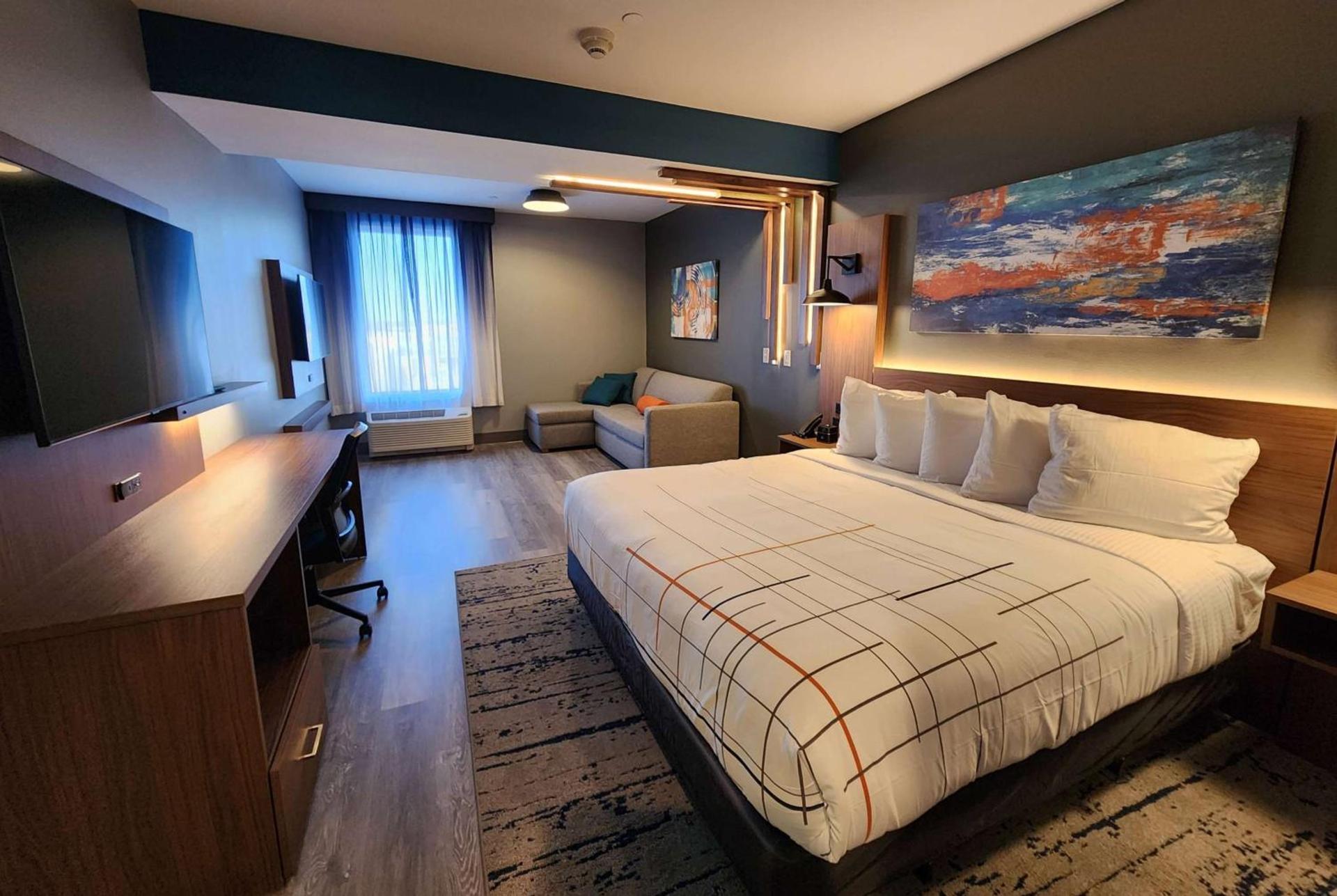 La Quinta Inn & Suites by Wyndham Del Rio photo 29