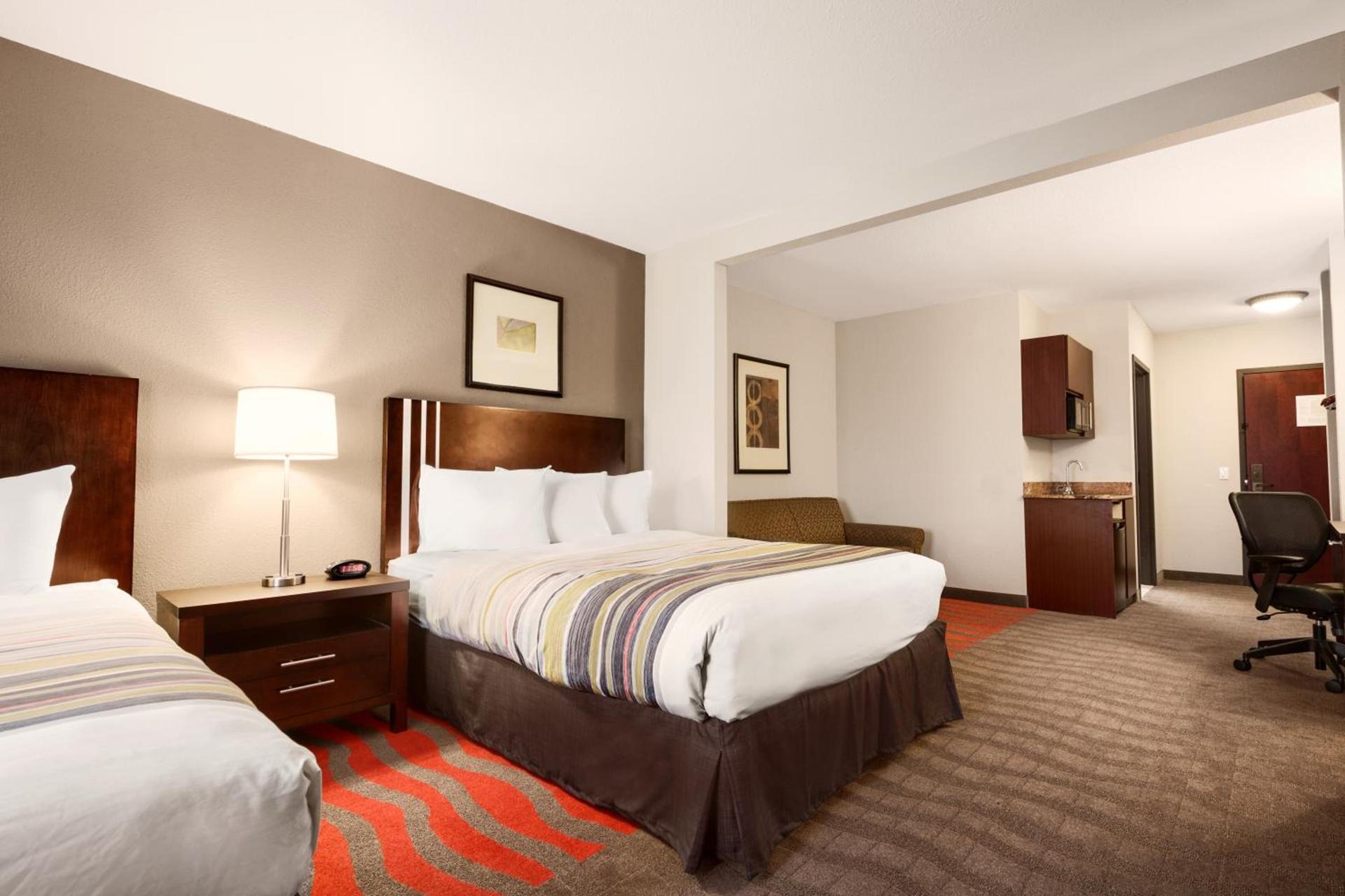 Country Inn & Suites by Radisson, Dearborn, MI photo 49