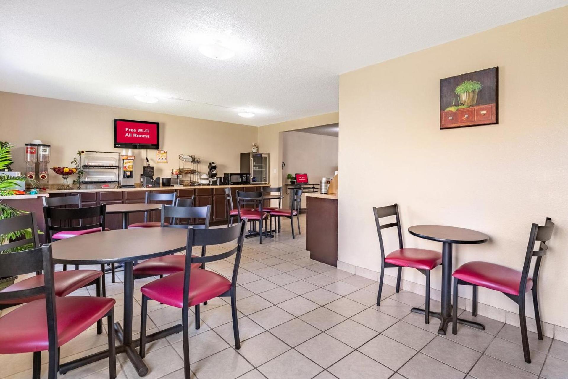 Red Roof Inn Hardeeville photo 37