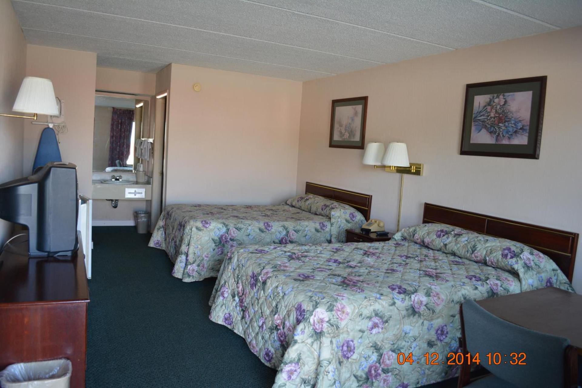 Camilla Inn & Suites photo 30