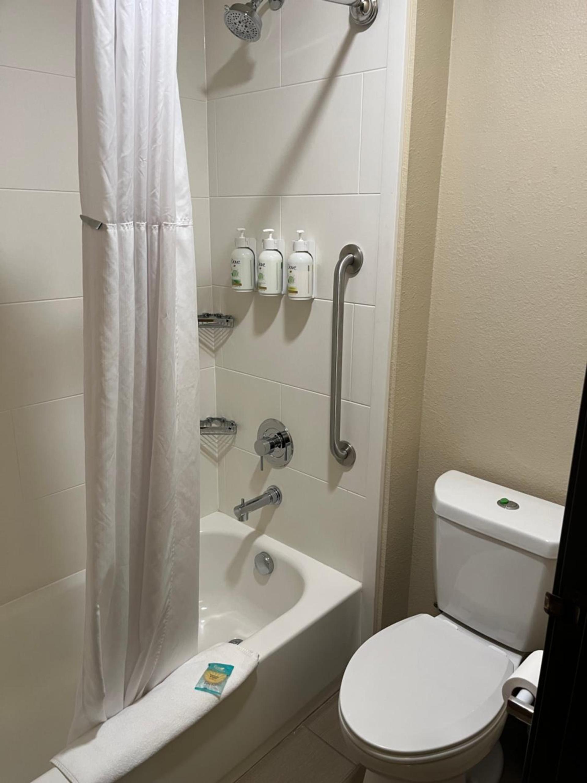 Wingate by Wyndham Pittsburgh West Mifflin photo 26
